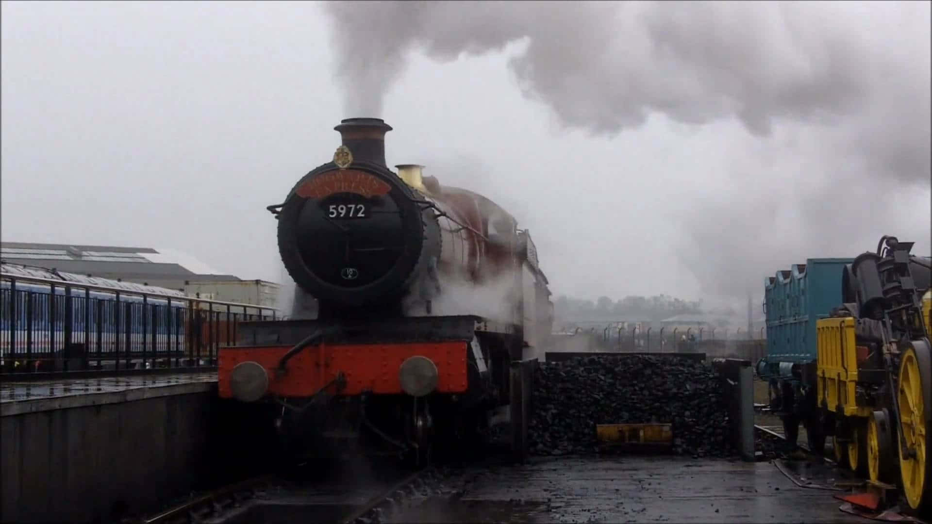 The Hogwarts Express Train at Platform 9 ¾ Wallpaper
