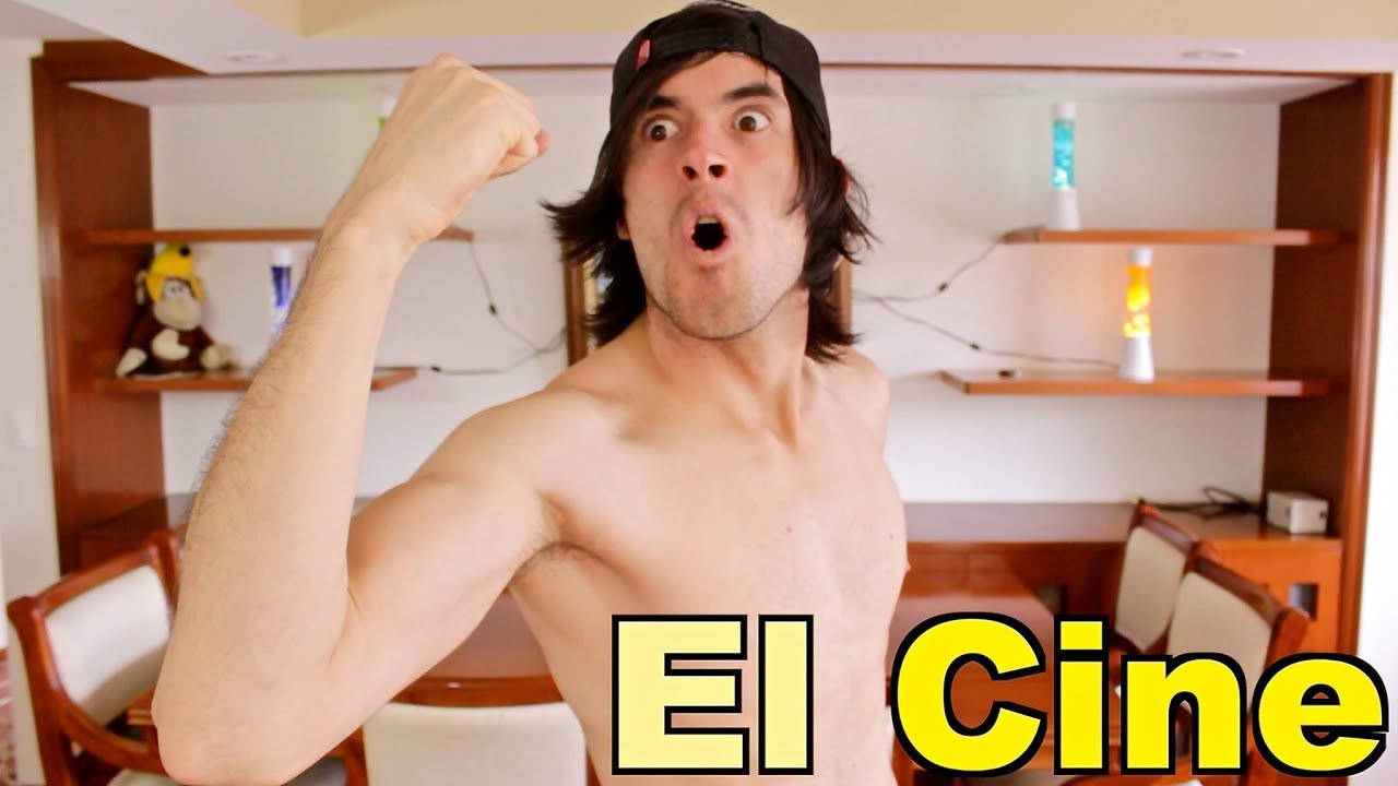 HolaSoyGerman Flexing His Muscle Wallpaper