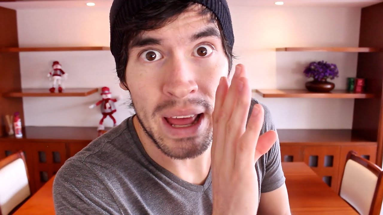 HolaSoyGerman Hand Over Mouth Wallpaper