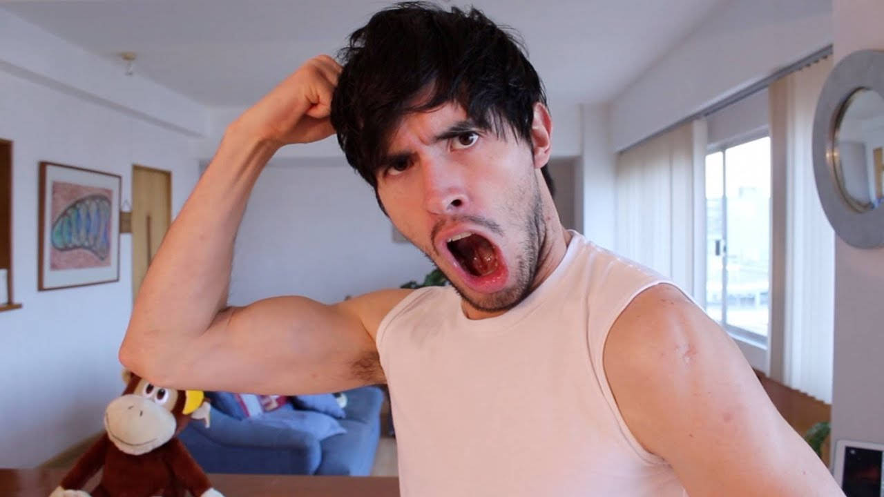 HolaSoyGerman Showing His Muscles Wallpaper