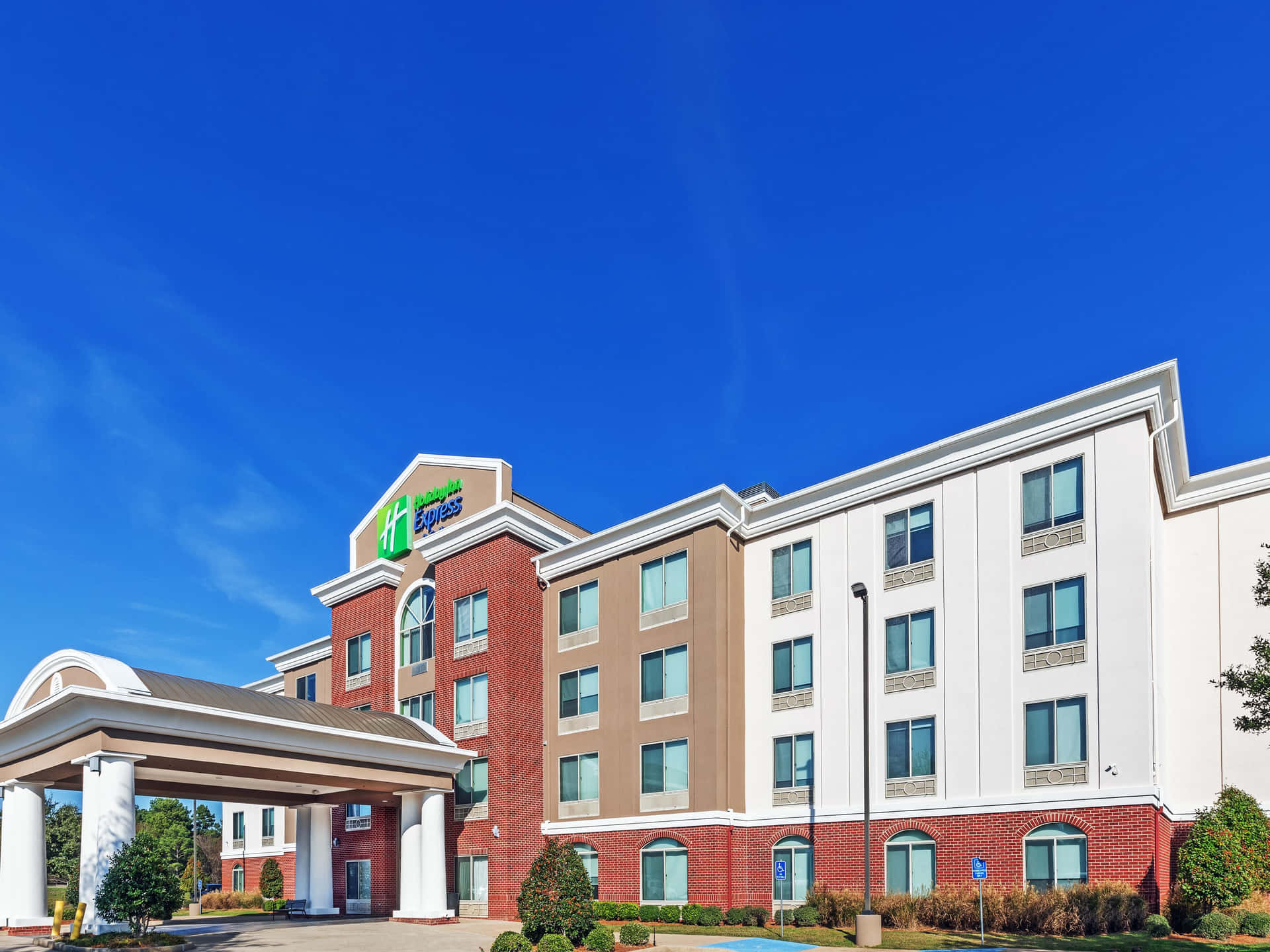 Holiday Inn Express Hotel Exterior Shreveport Wallpaper