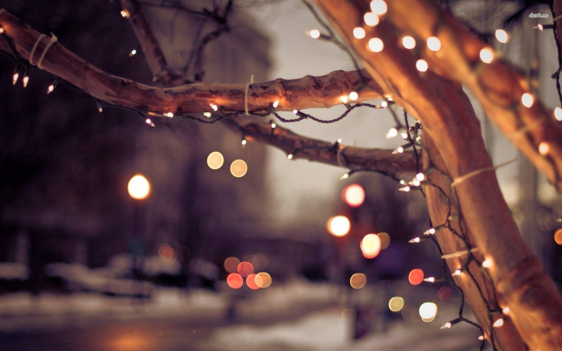Enjoy the warm atmosphere of the holidays with holiday lights! Wallpaper