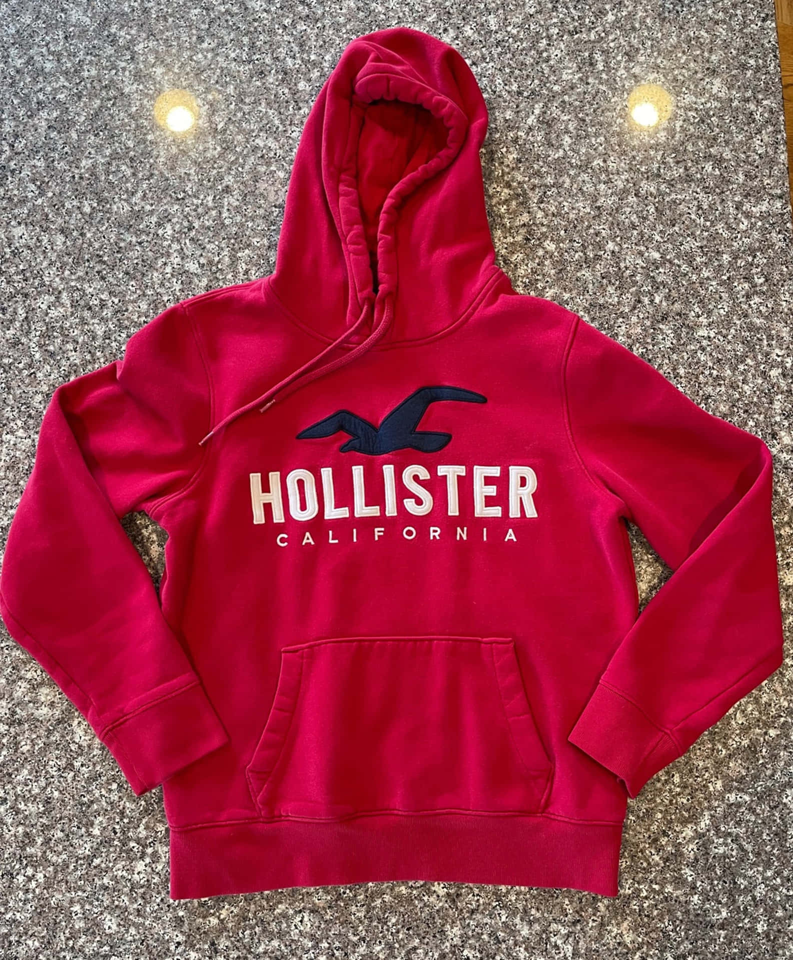 Visit the beach with Hollister!
