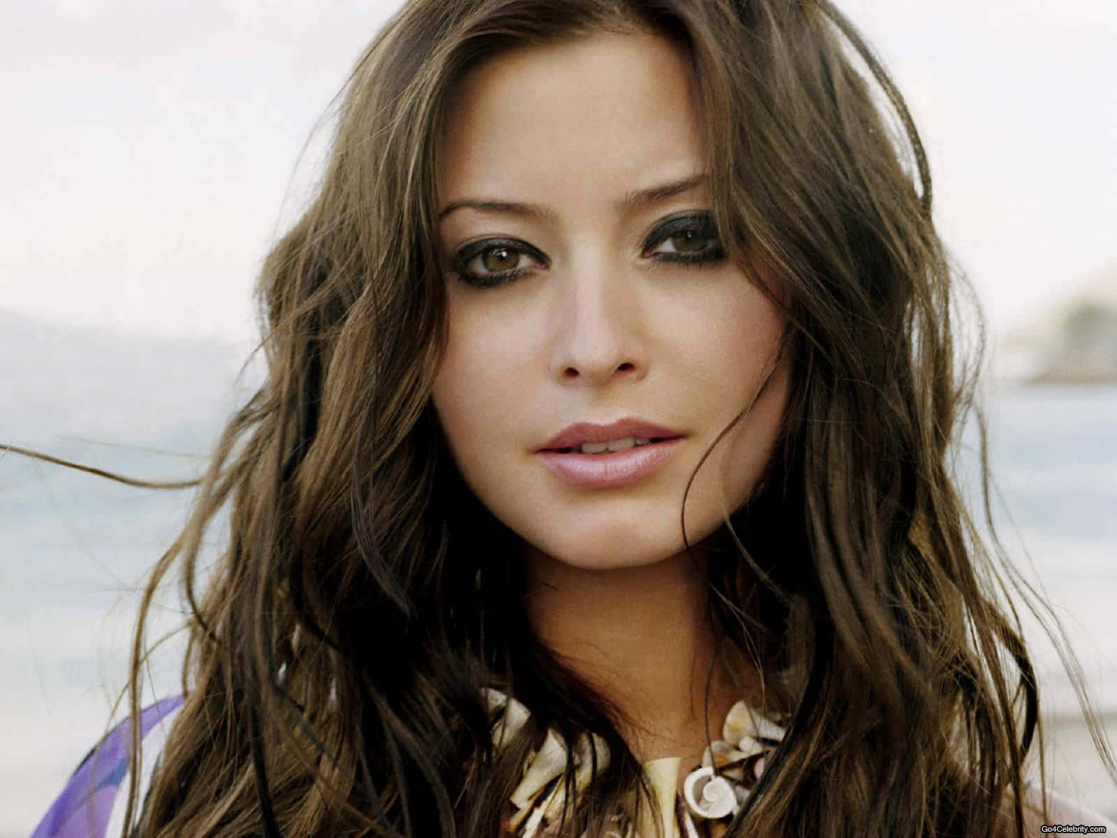 Portrait De Holly Valance Au Bord De La Plage Fond d'écran