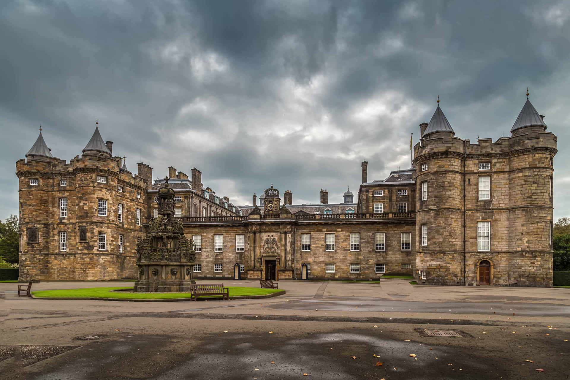 Download Holyrood Palace Edinburgh Scotland Wallpaper | Wallpapers.com
