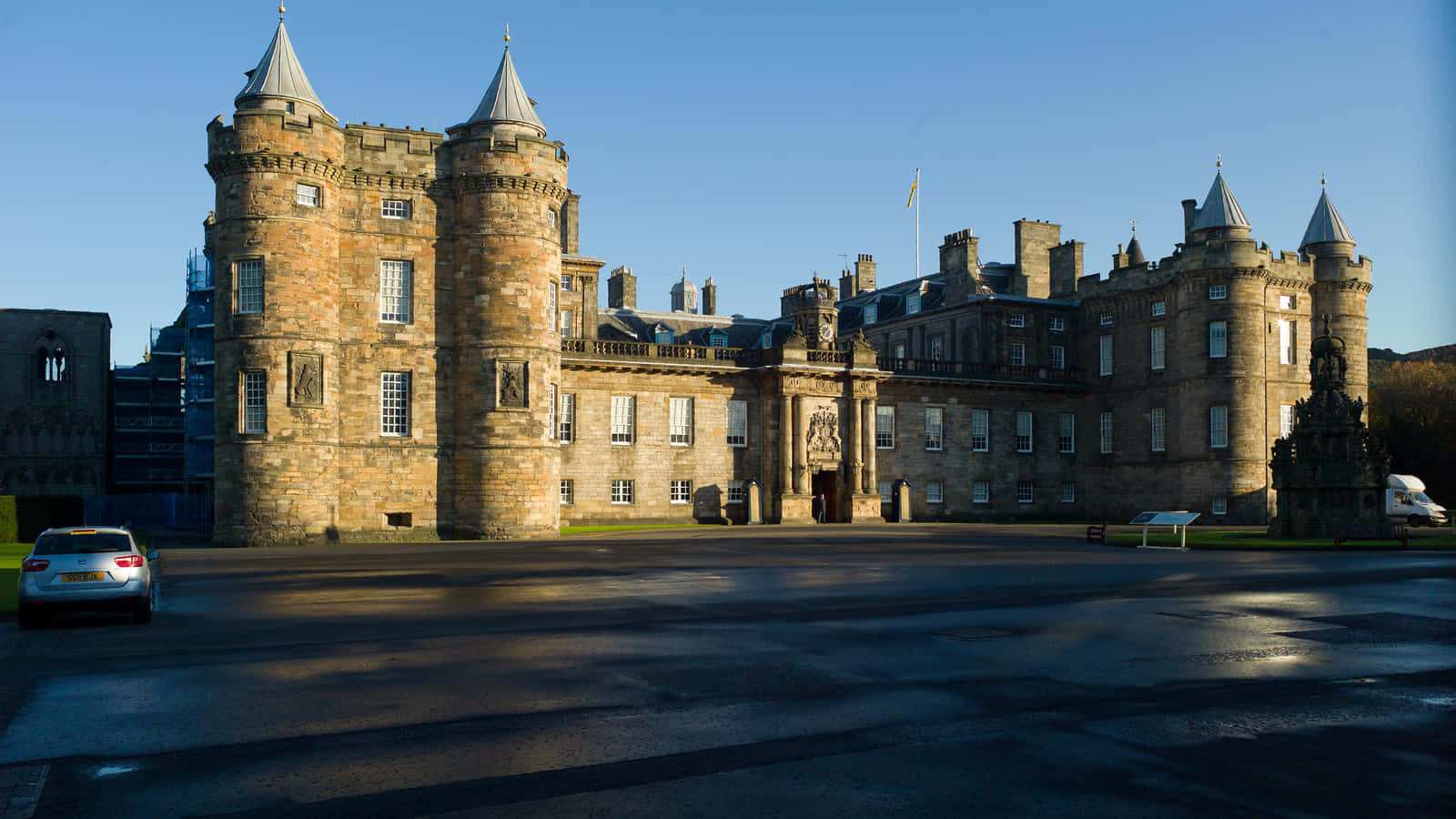 Holyrood Palace Edinburgh Scotland Wallpaper