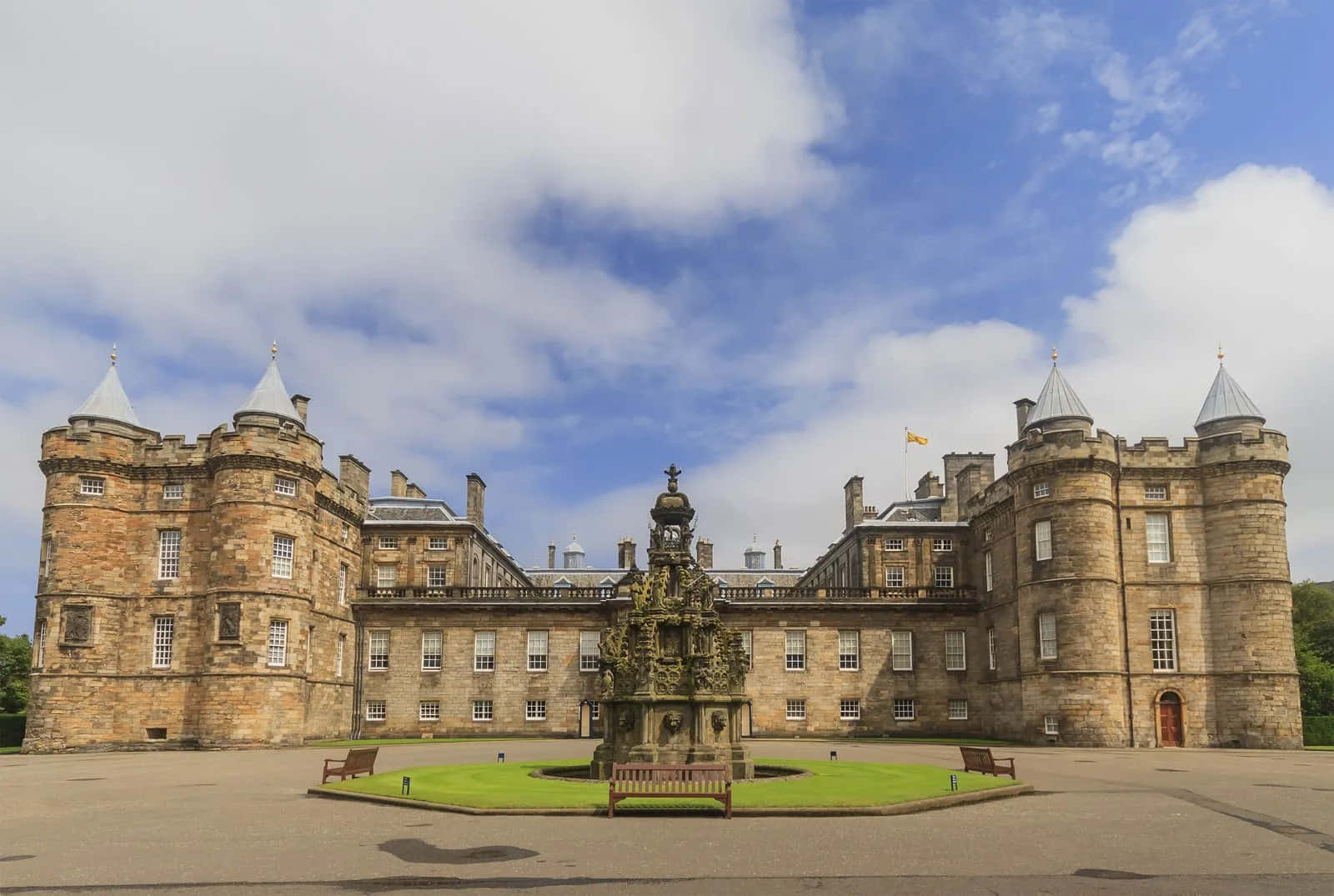 Download Holyrood Palace Edinburgh Scotland Wallpaper | Wallpapers.com