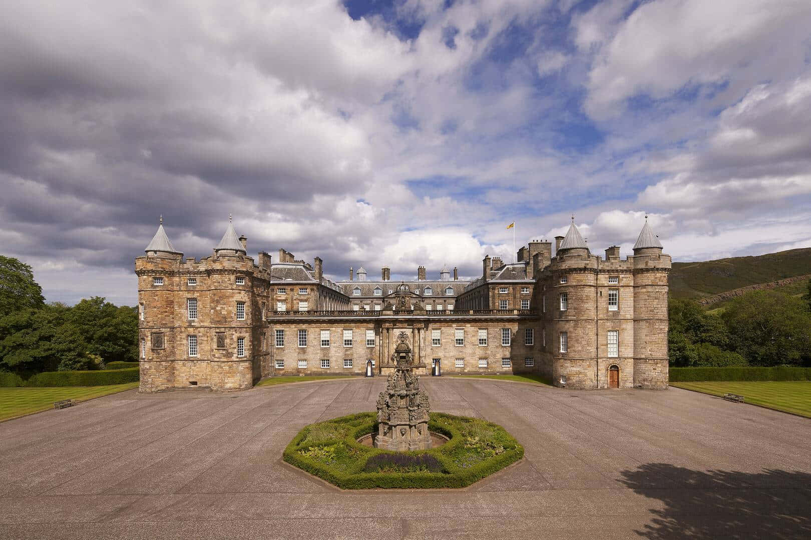 Holyrood Palace Exterior View Wallpaper