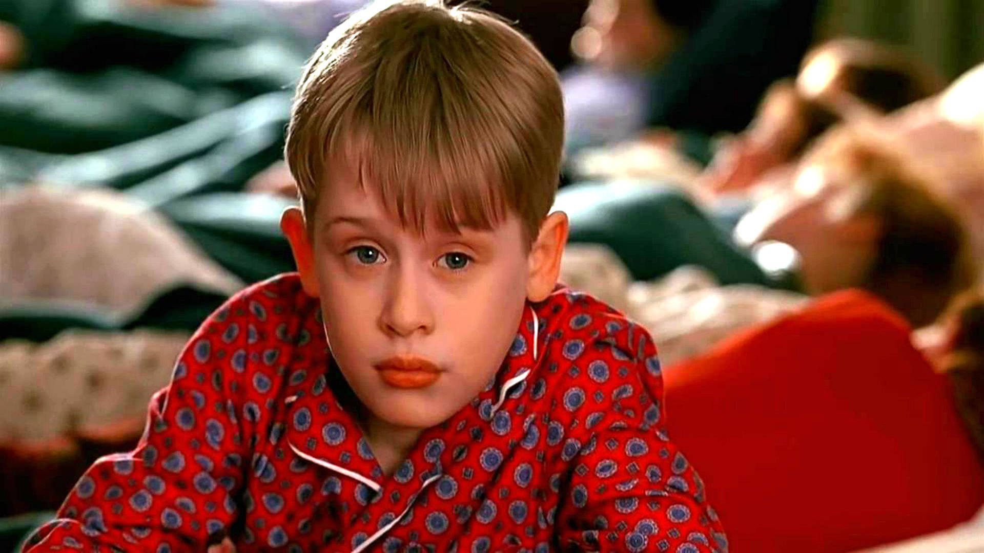 Home Alone Kevin In Pajamas Wallpaper