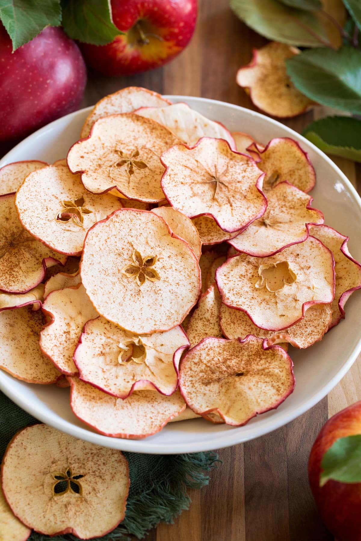 Kom Met Zelfgemaakte Appelchips Achtergrond