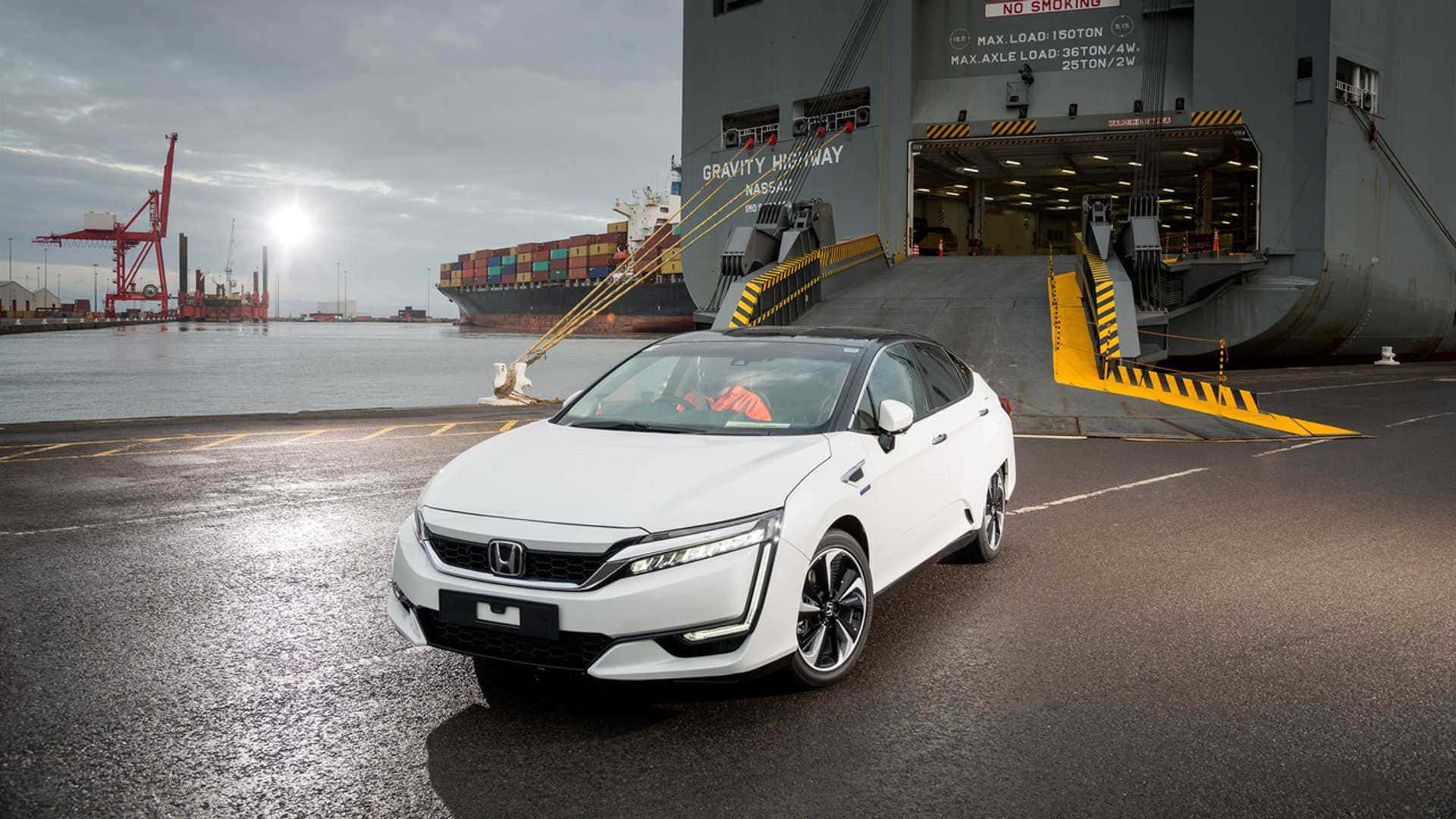 Honda Clarity: Driving Innovation In Green Technology Wallpaper