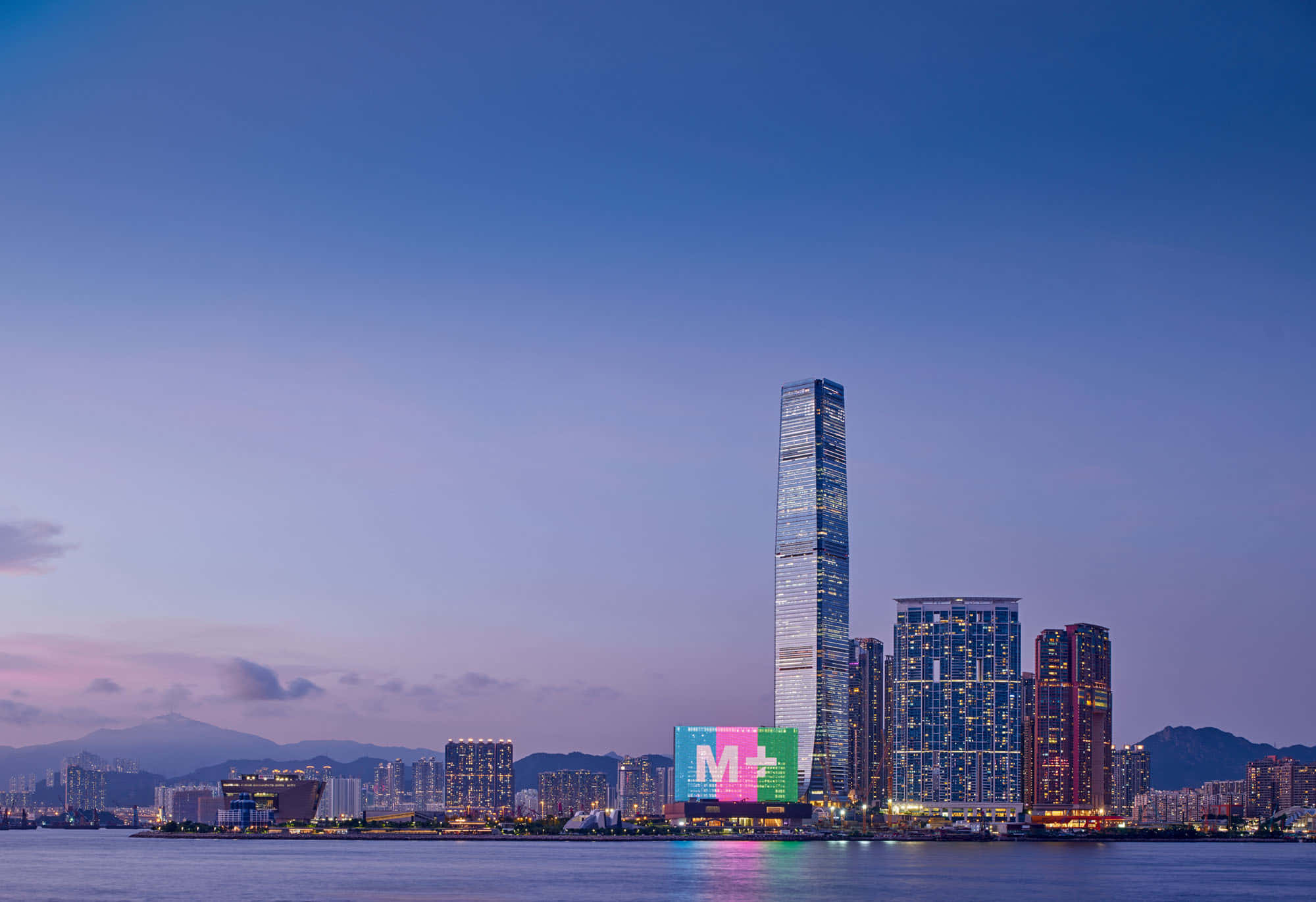 Mostruososkyline Di Hong Kong Illuminato Di Notte