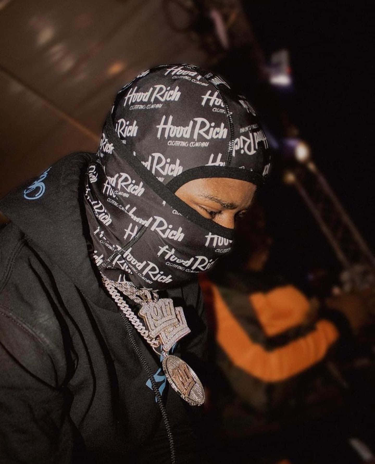 Hood Rich Branded Bandanaand Chain Wallpaper