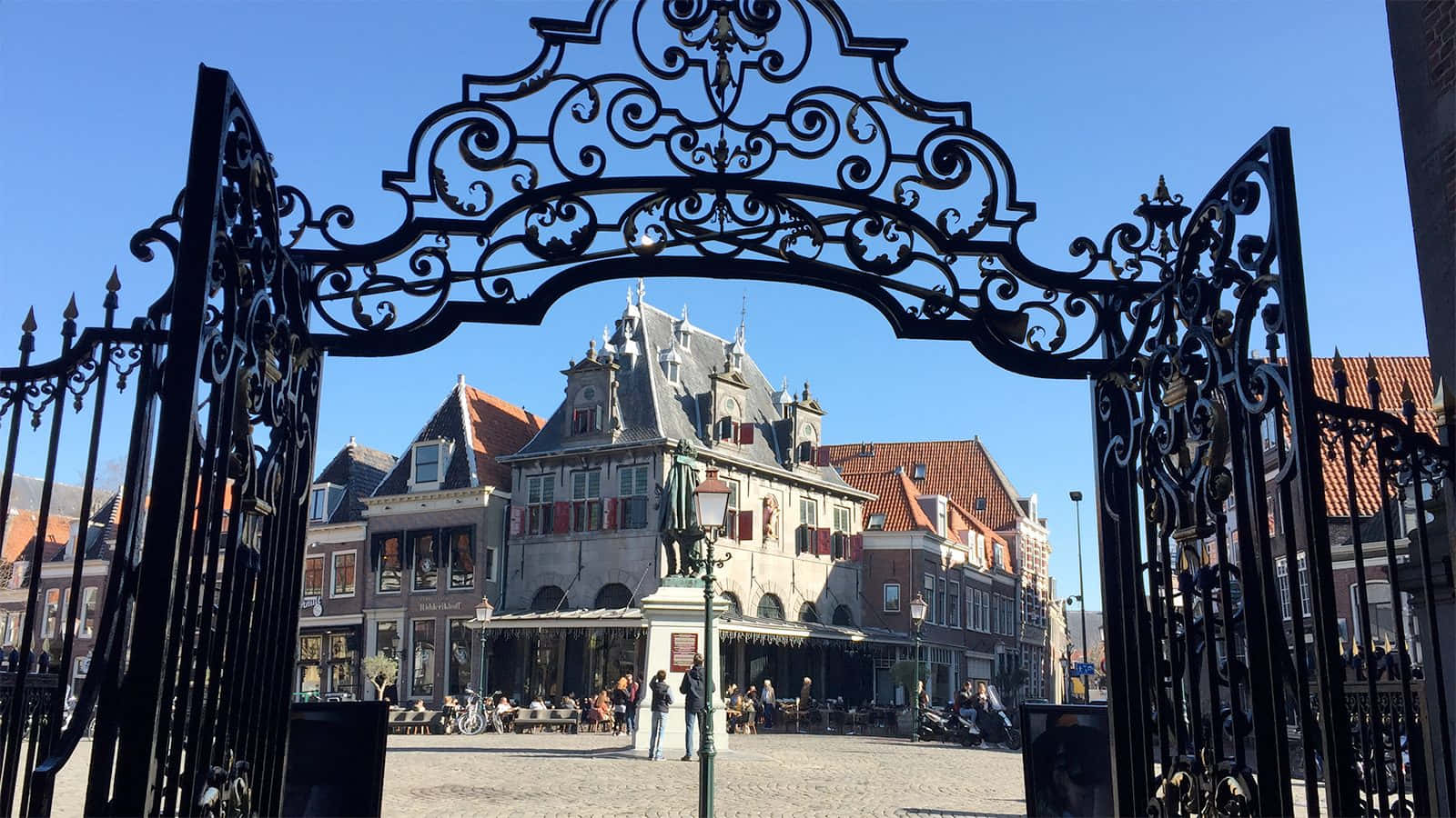 Hoorn Historisk By Sentrum Gjennom Jernport Bakgrunnsbildet