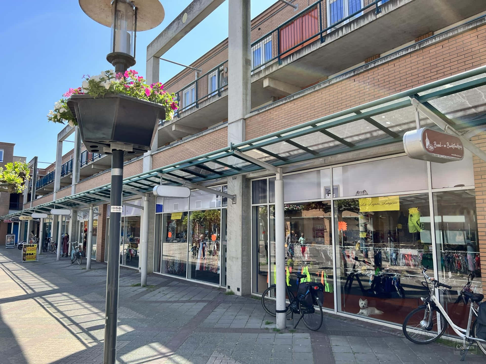 Hoorn Shopping Area Sunny Day Wallpaper