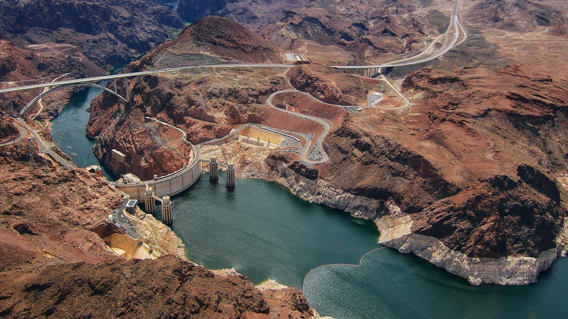 Hoover Dam And Large Lake Wallpaper