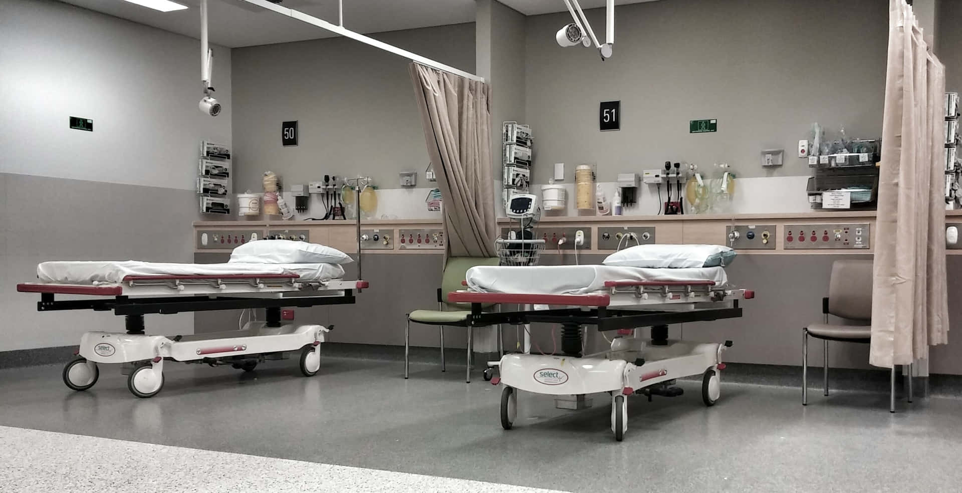 Lettoospedaliero Moderno In Sala Di Emergenza. Sfondo