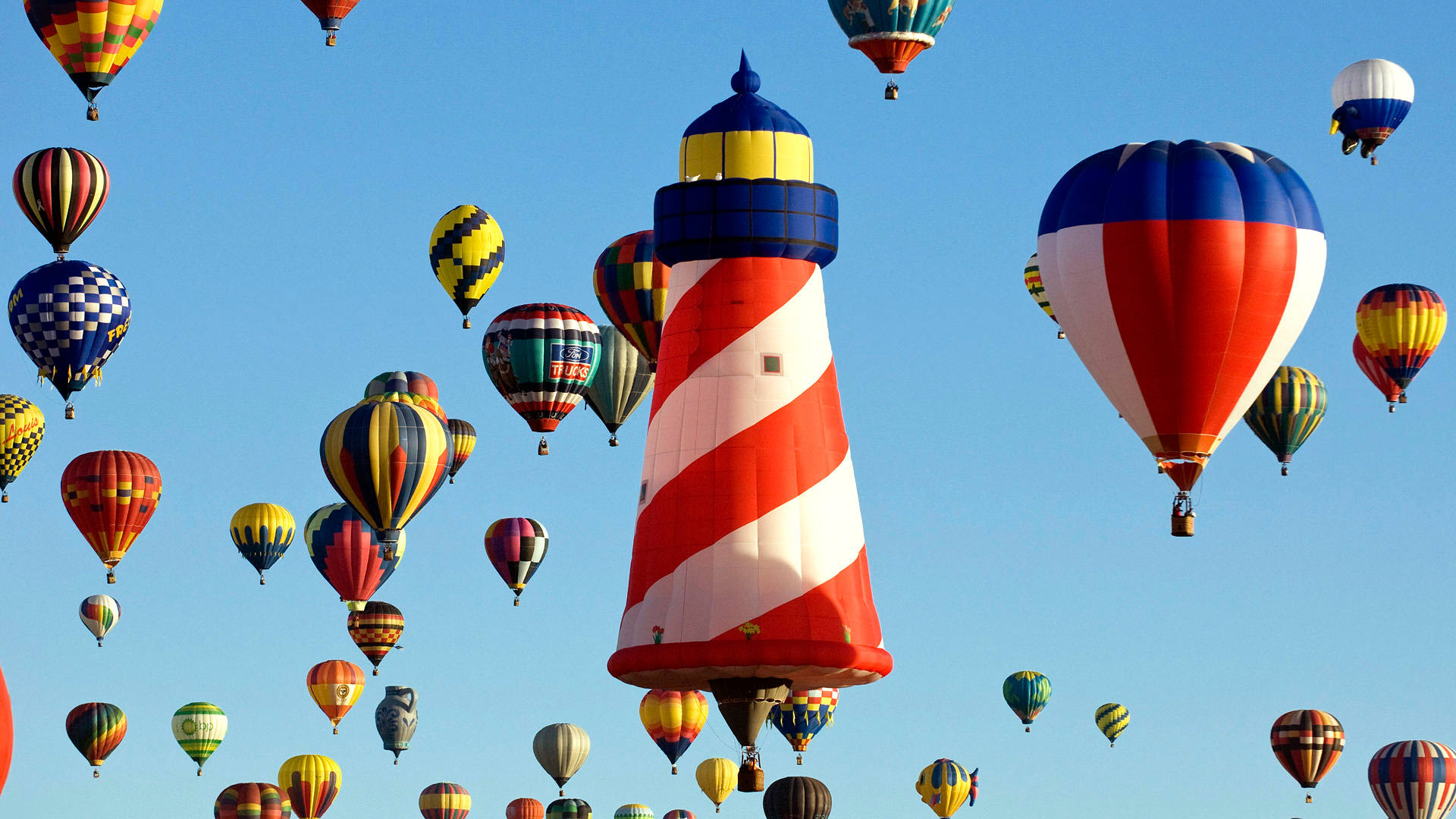 Hot Air Balloon Lighthouse Form Wallpaper