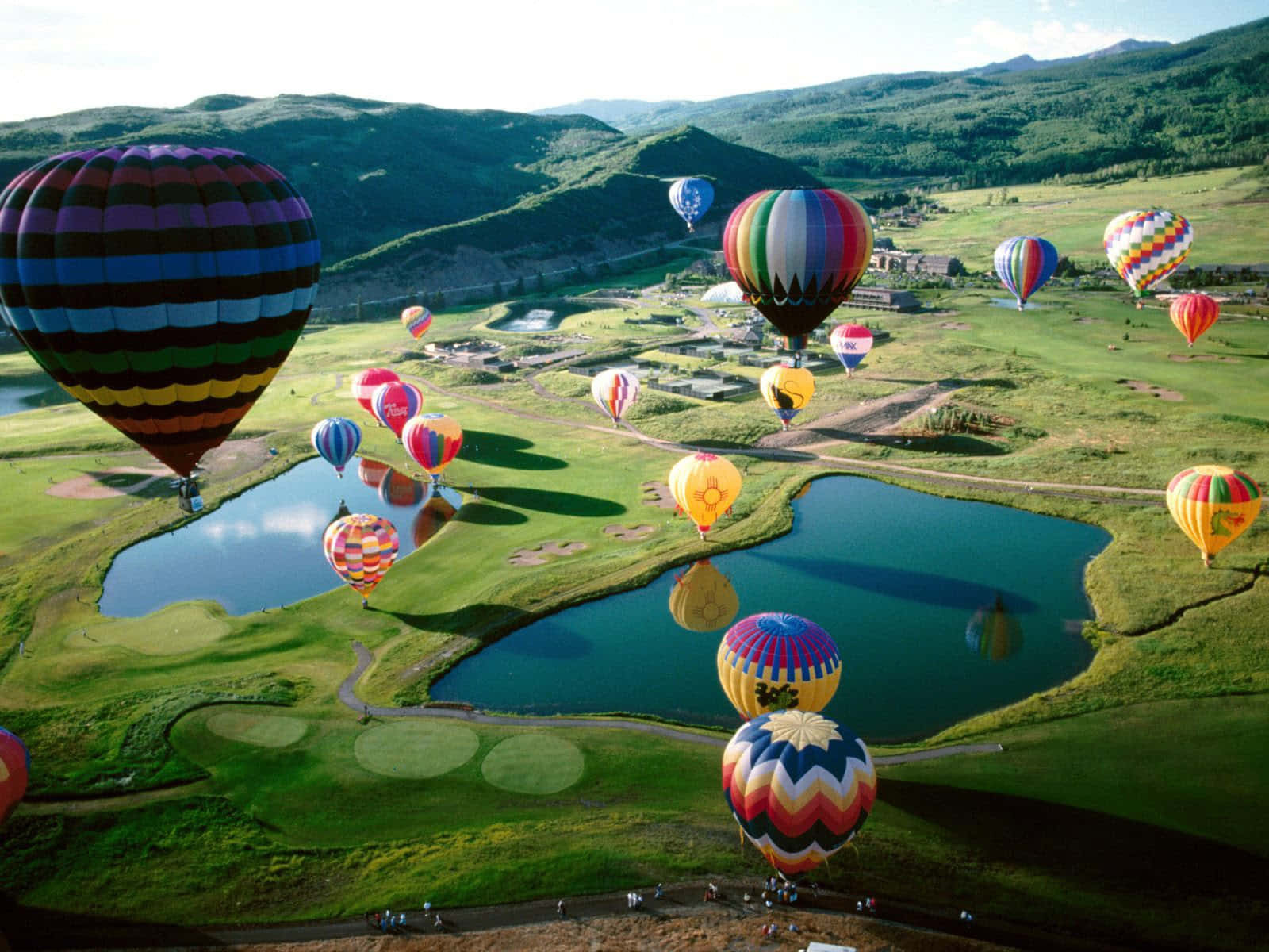 Pinterestvoando Alto! Leve Seus Sonhos Para Alturas Mais Altas Com Um Passeio De Balão De Ar Quente.