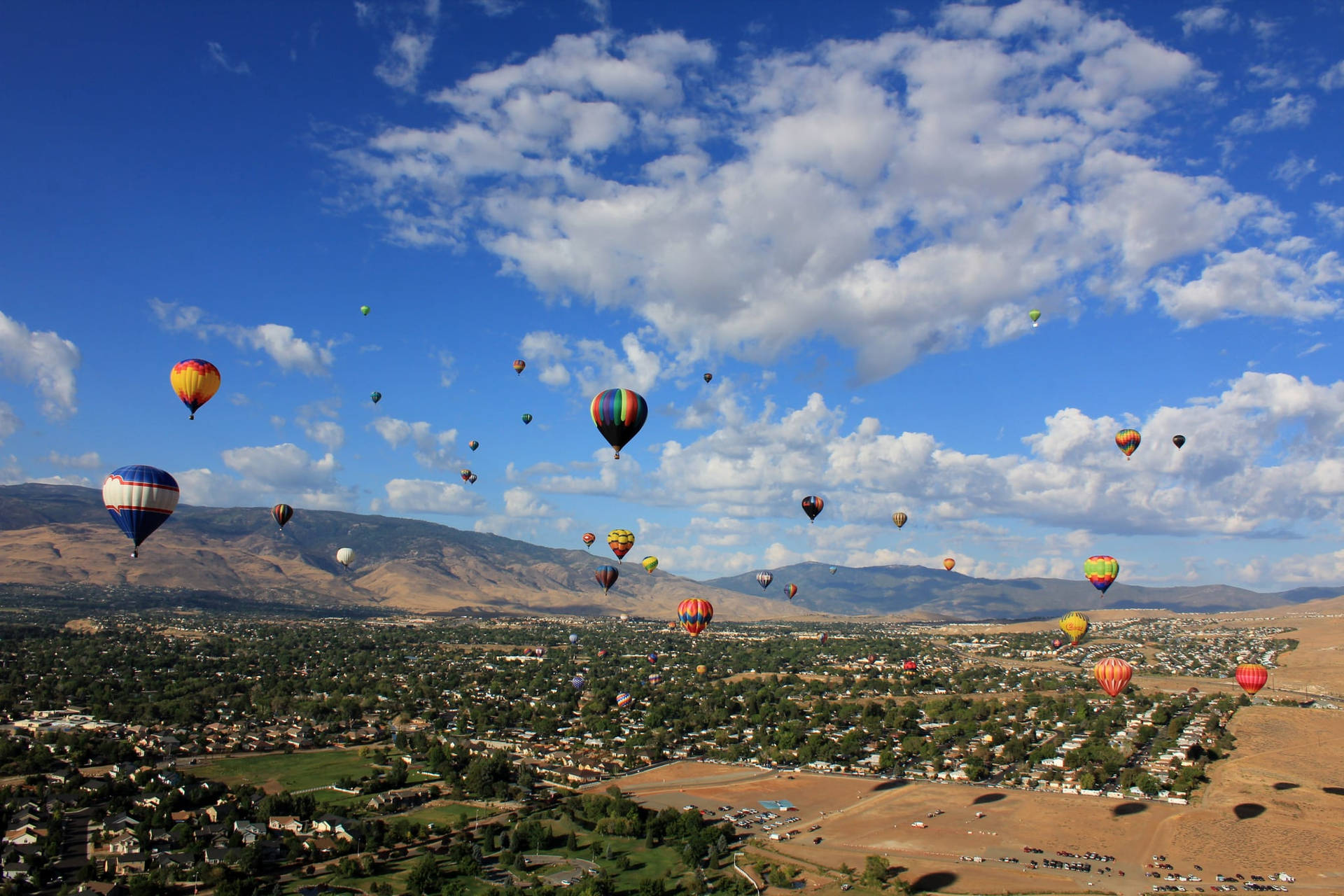 Take a scenic hot air balloon ride over Reno! Wallpaper
