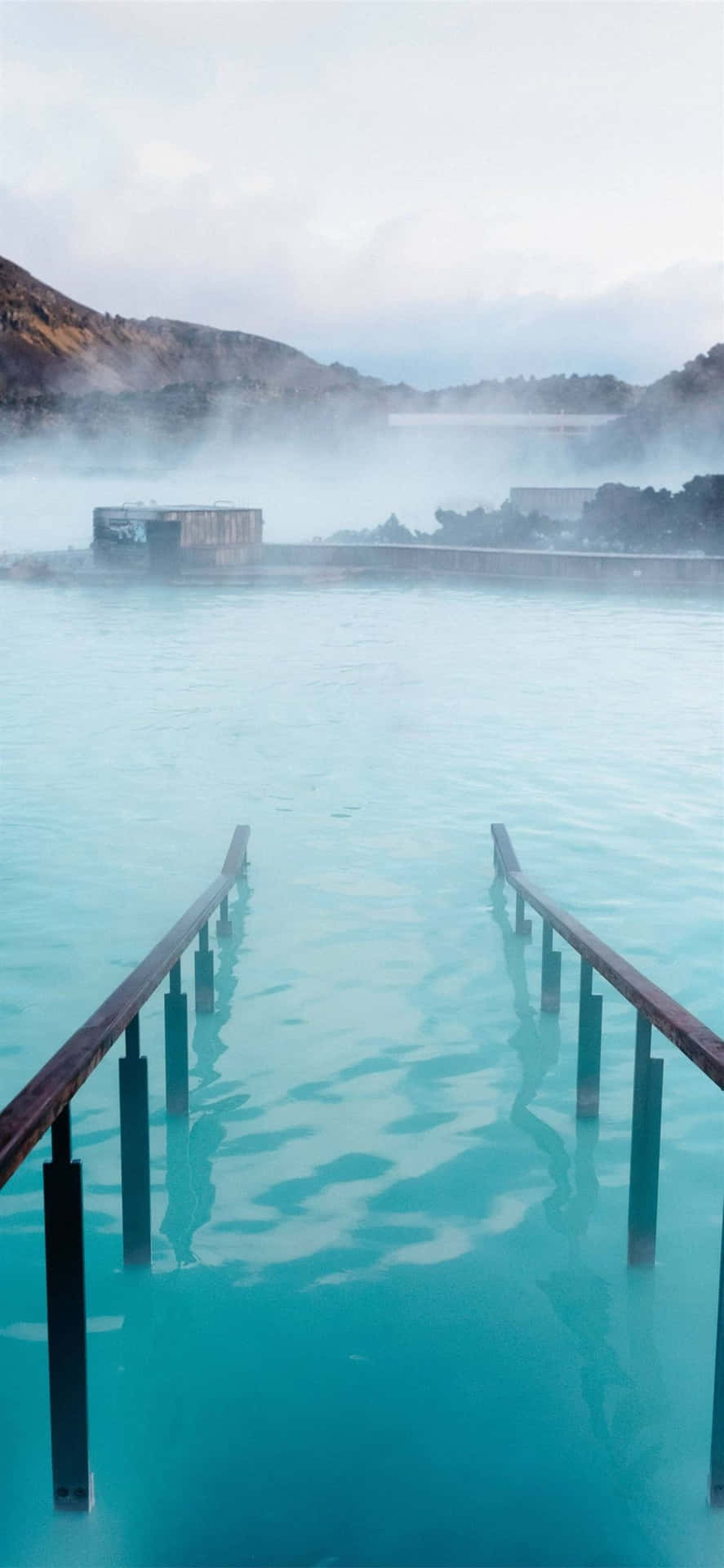 Fotografíade Retrato De La Laguna Azul En Islandia Caliente Fondo de pantalla