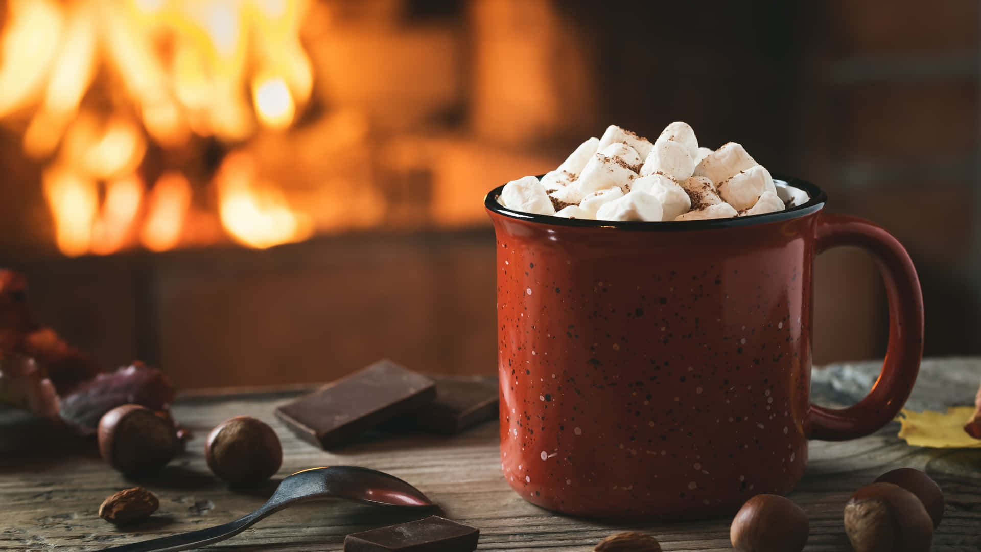Steamy hot chocolate with marshmallows and cinnamon Wallpaper