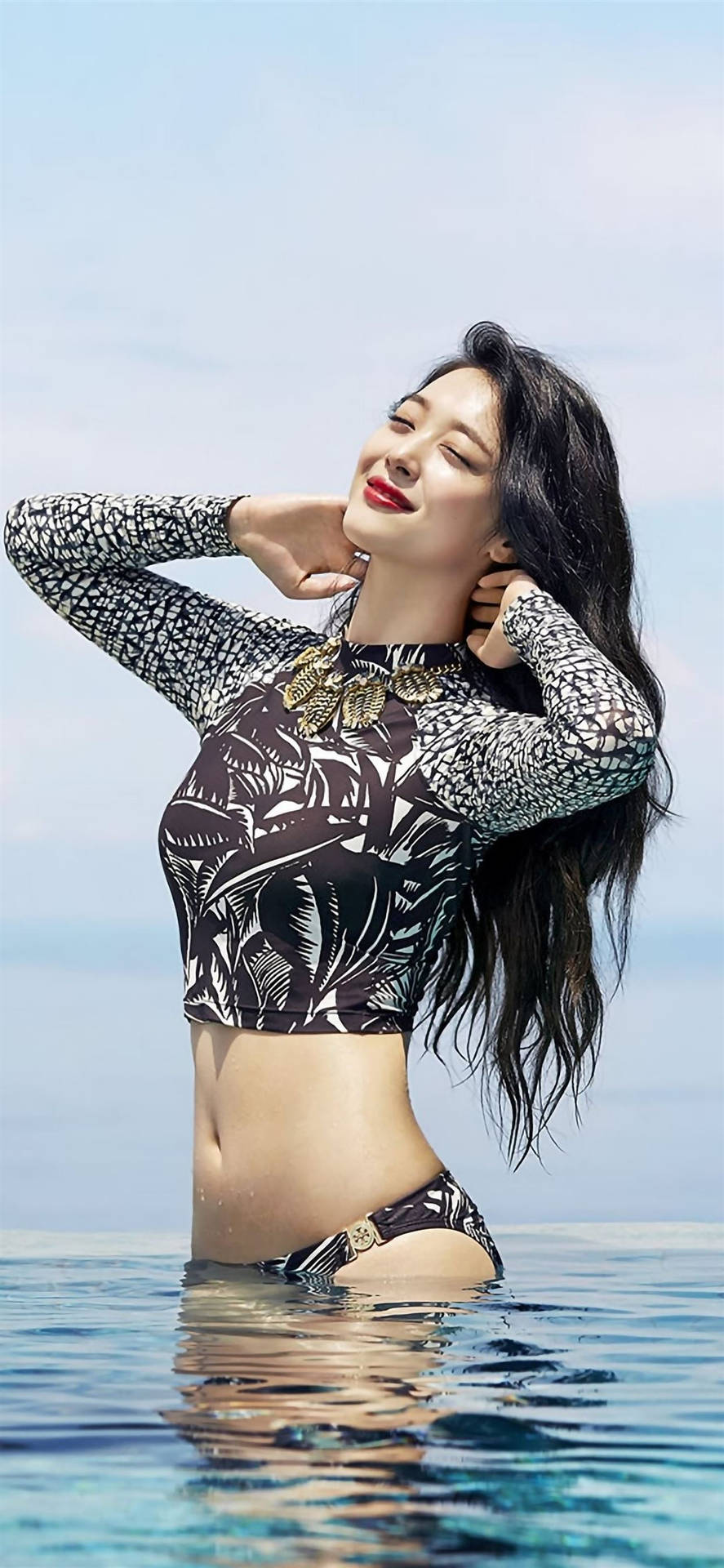 Hot Girl South Korean Actress Sulli Wallpaper