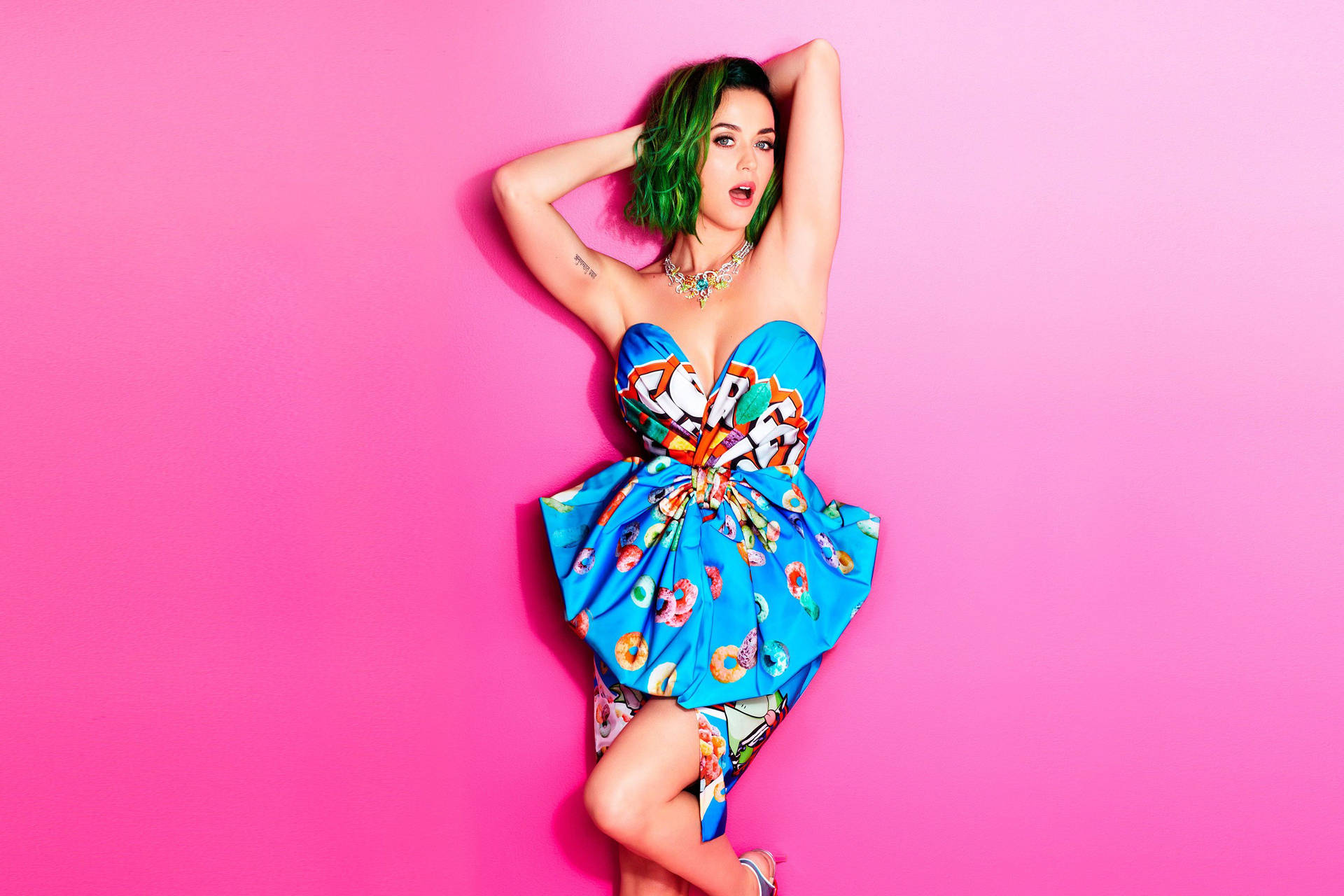 Hot Katy Perry In Green Hair Background