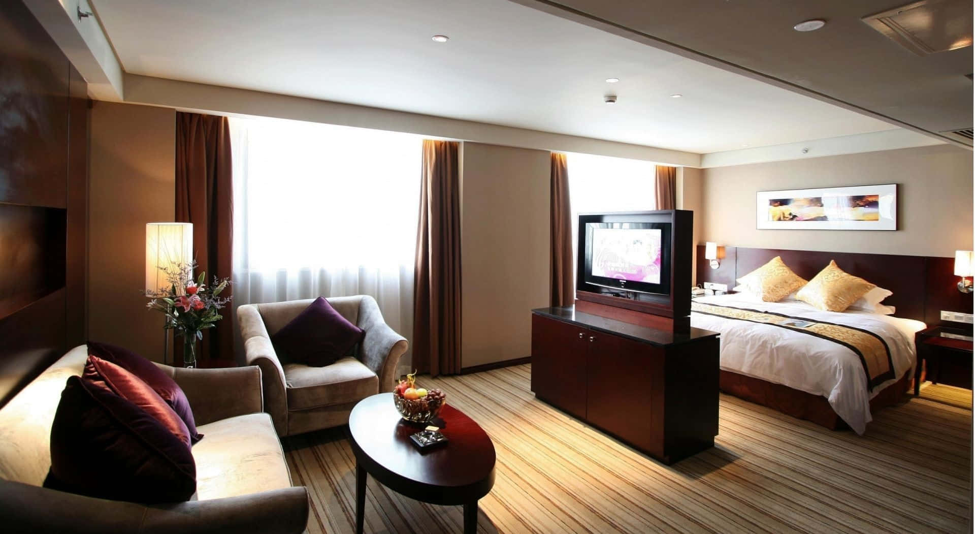 Elegant Hotel Room with Modern Decor