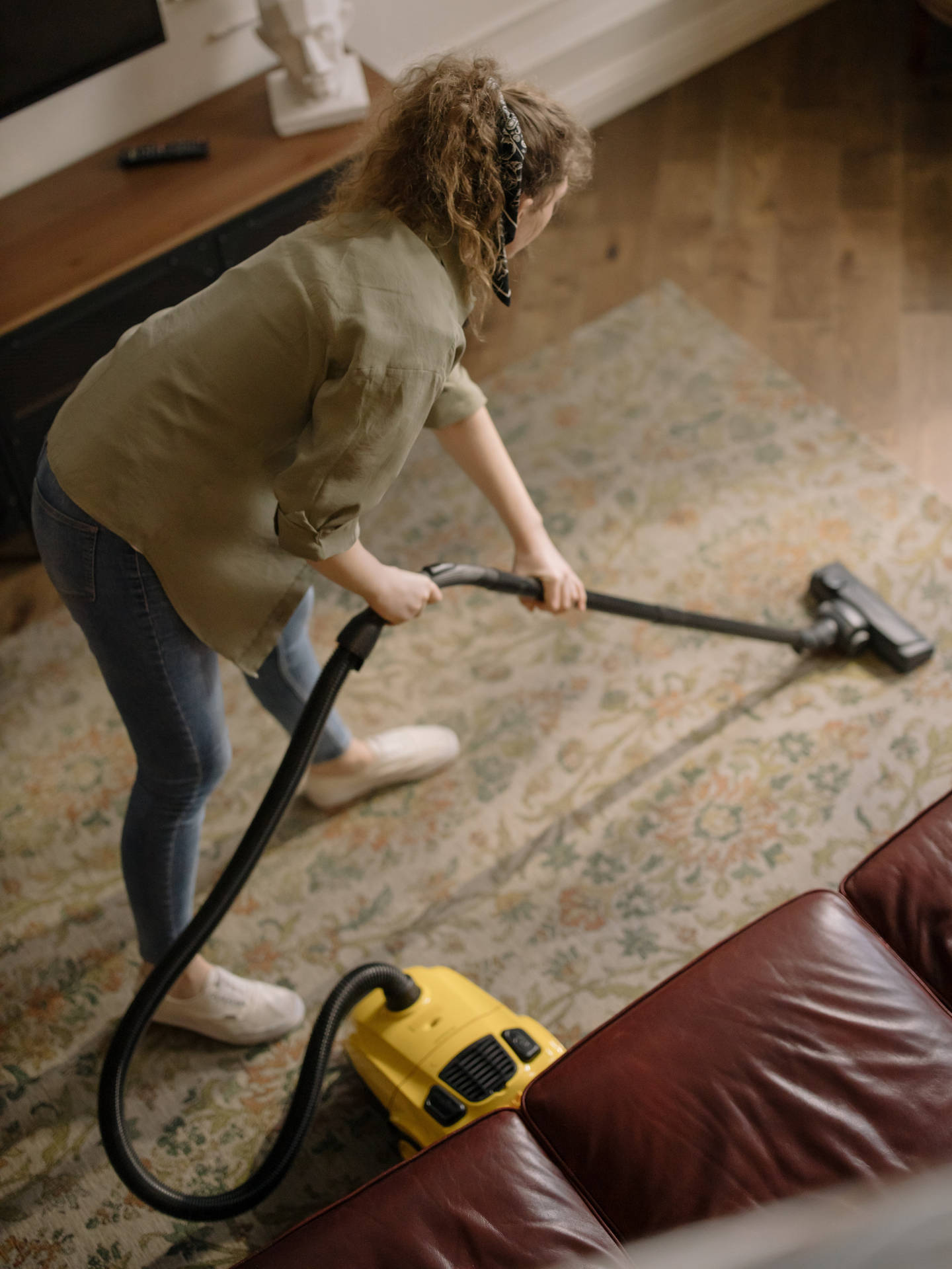Housekeeper Cleaning Floor Vacuum Cleaner Wallpaper