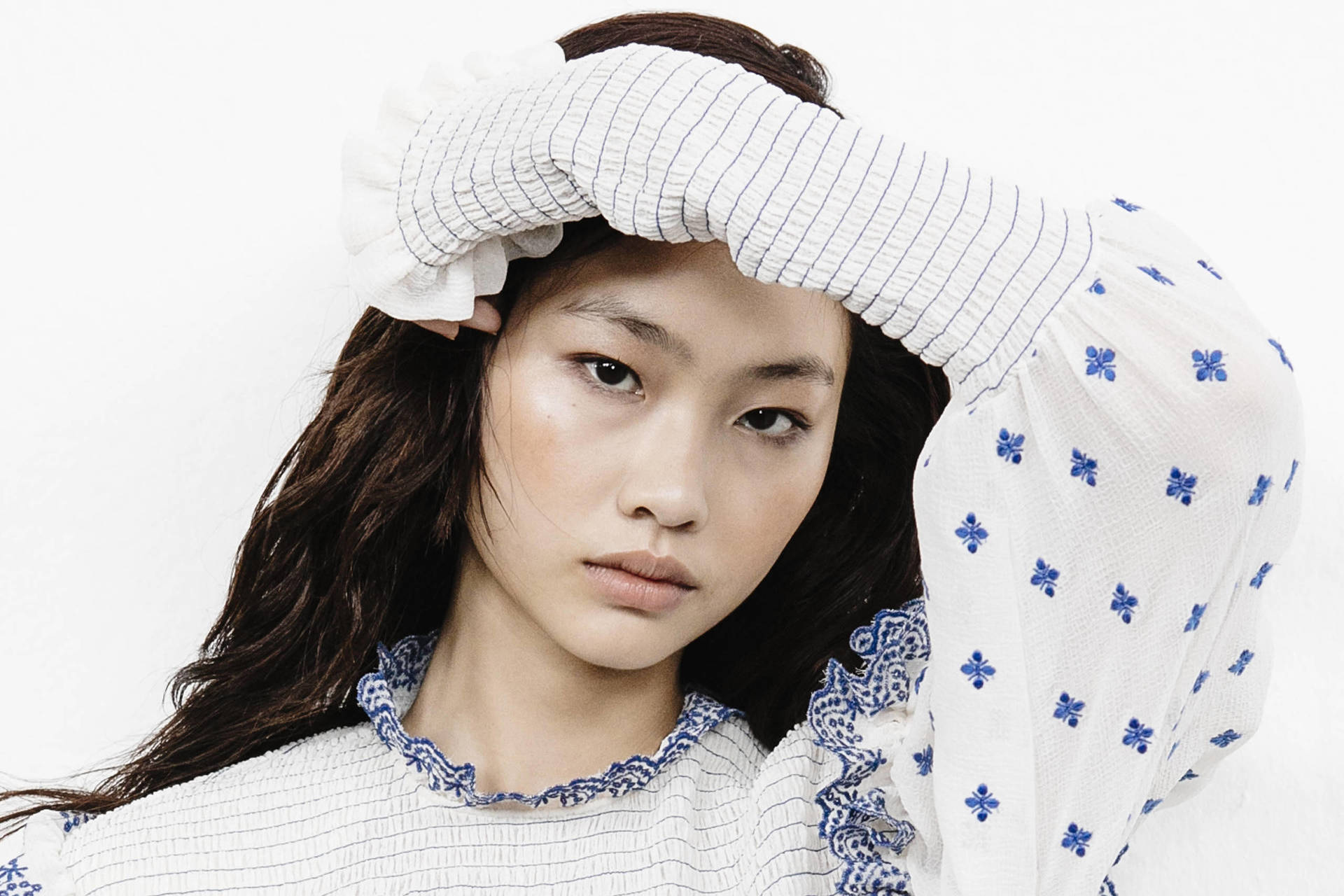 Hoyeon Jung Girly Fashion Wallpaper