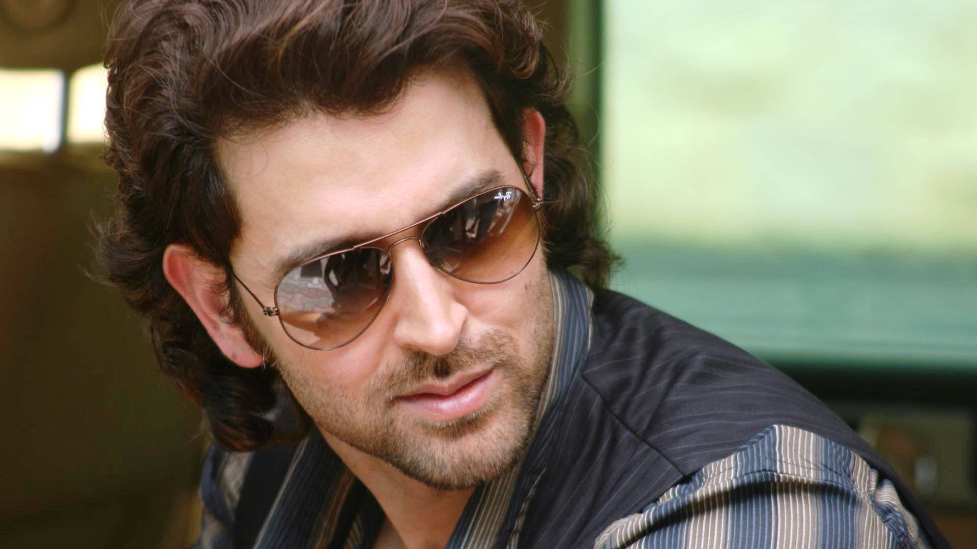 Hrithik Roshan, The Powerhouse Of Talent In Bollywood Wallpaper