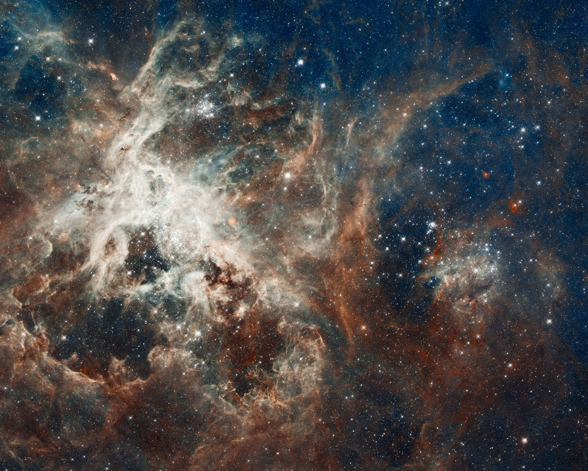 Denne nebulosa ses i nattehimlen Wallpaper