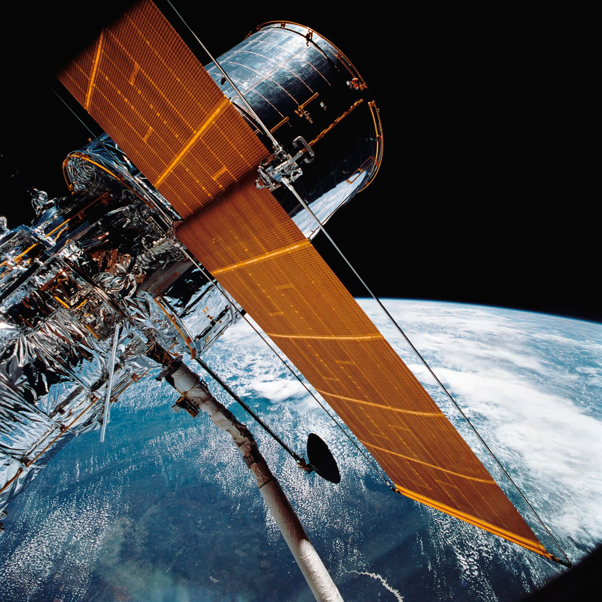 Reaching Orbit Hubble Pictures
