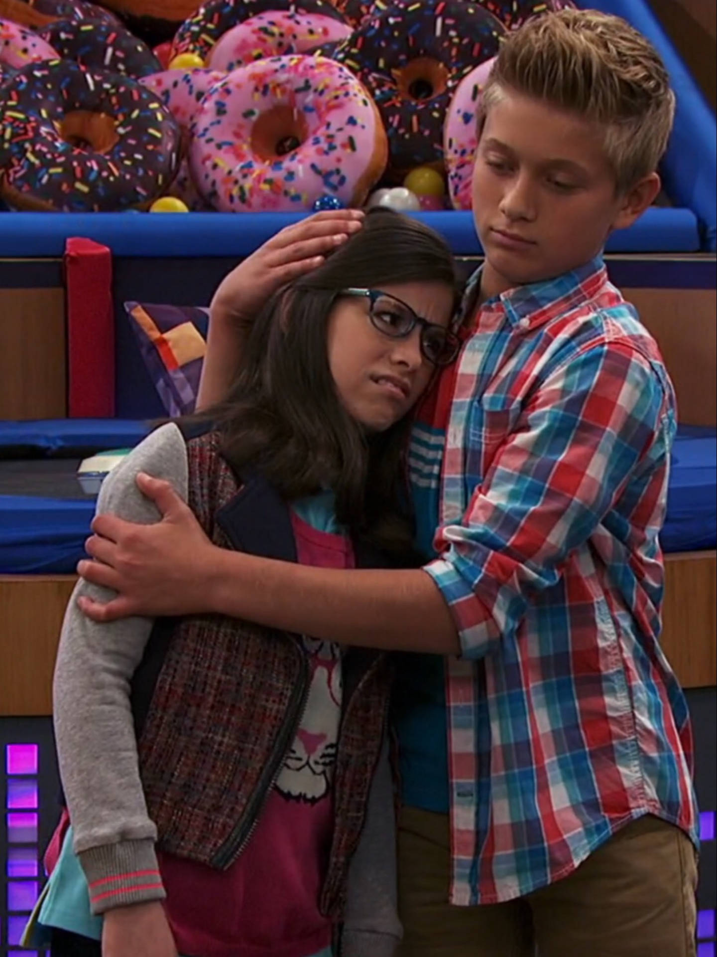 Game Shakers - Does Trip have a crush on Babe?! Is Hudson