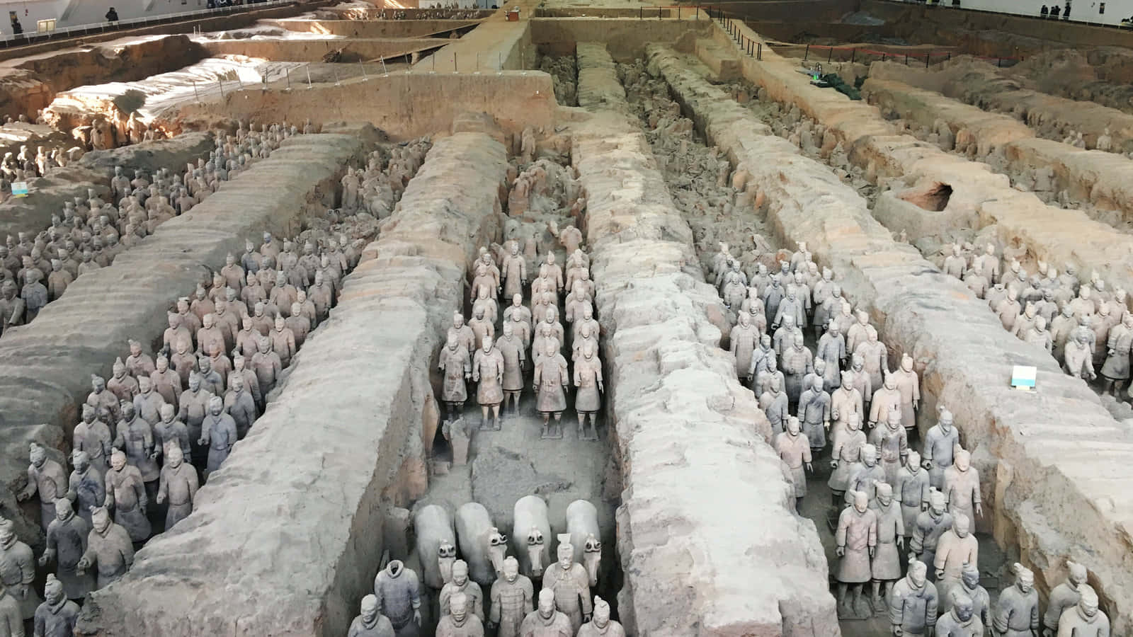 Huge Terracotta Warriors Sculpture China Wallpaper