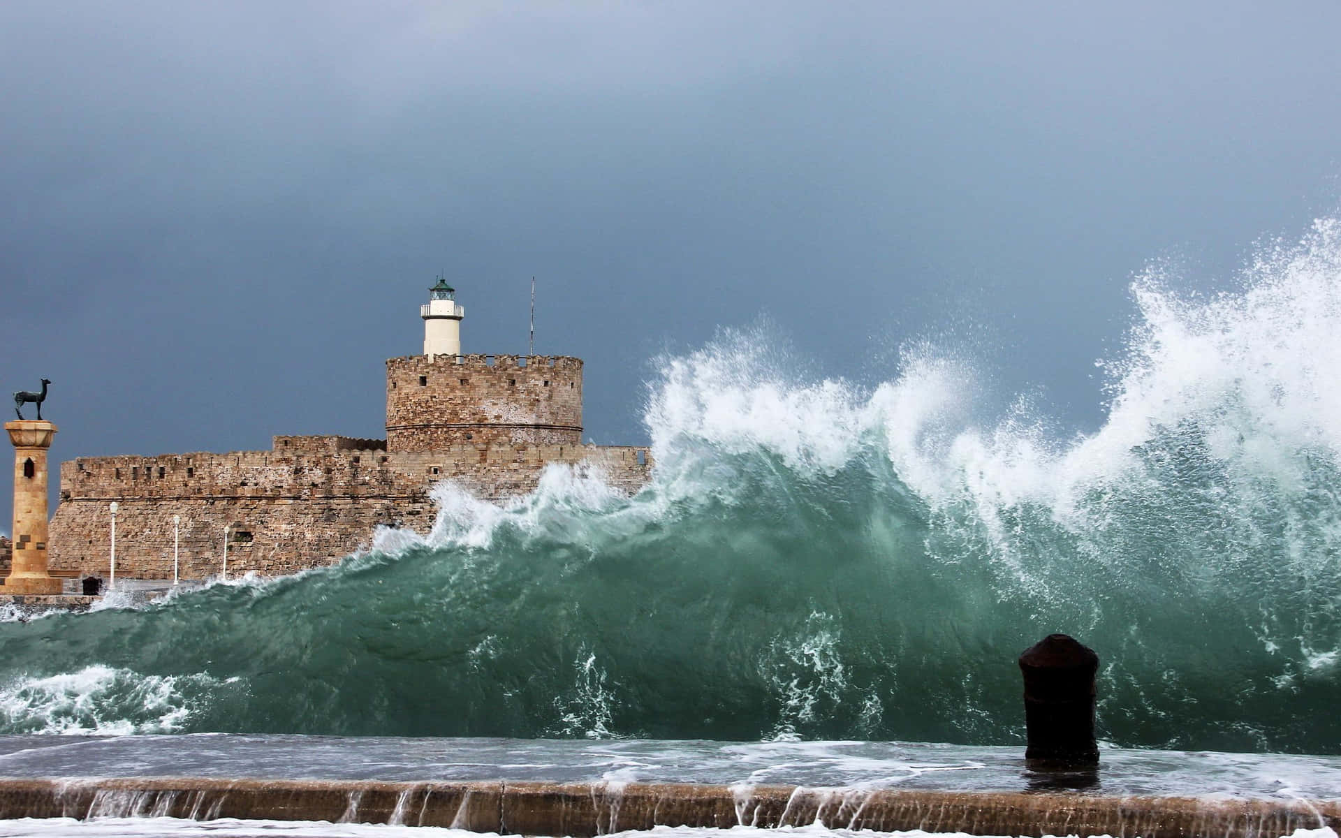 Huge Waves And Castle Wallpaper