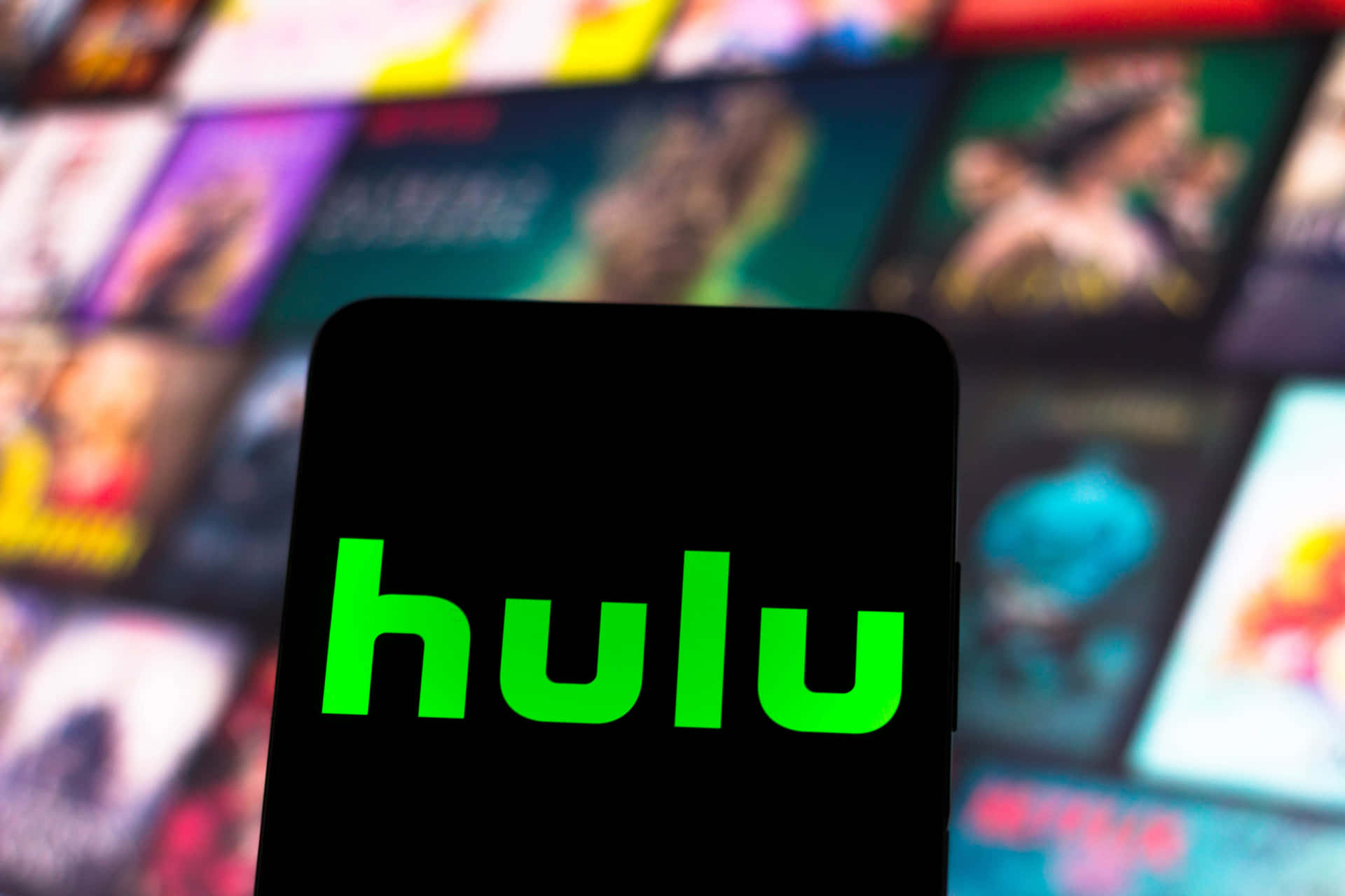 Logotipode Hulu En La Pantalla De Un Teléfono Inteligente