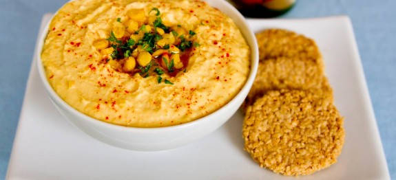 Hummus Plate With Crackers Wallpaper