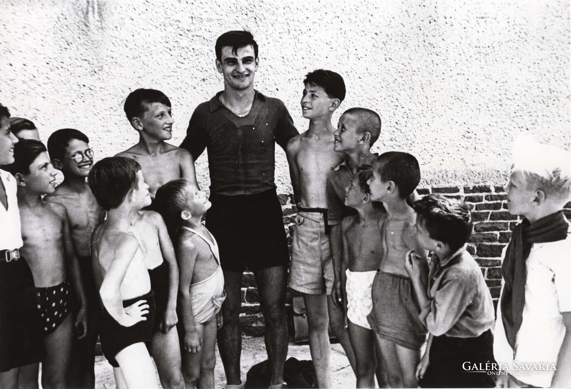 A rare shot of Sandor Kocsis at the Tata Training Camp in 1952 Wallpaper