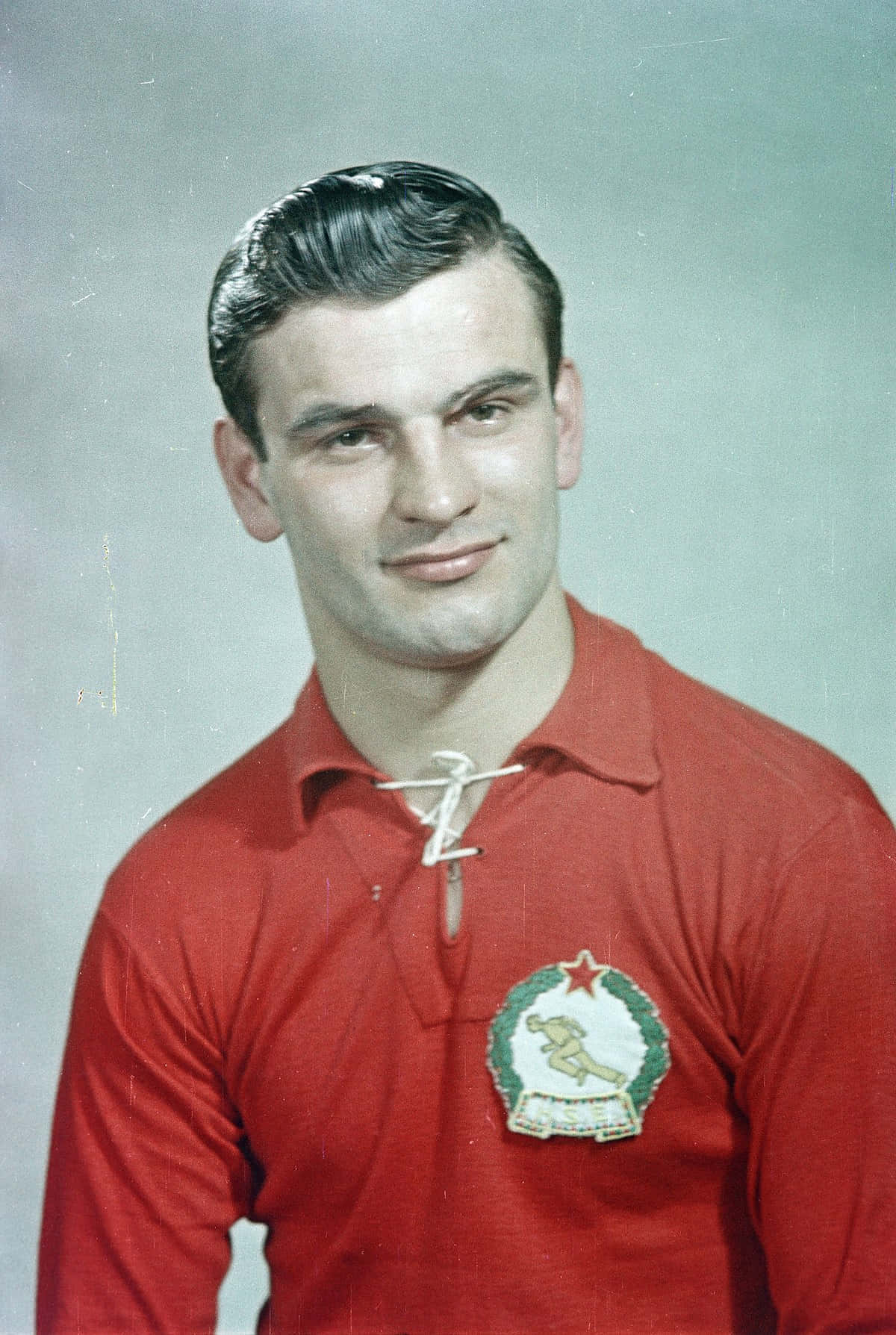 Portræt af den ungarske fodboldspiller Sandor Kocsis på tapetet. Wallpaper