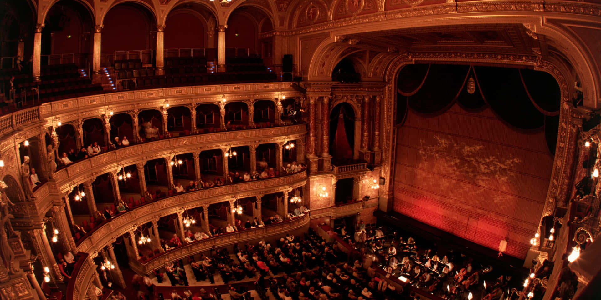 Hungarian State Opera And Theater House Wallpaper
