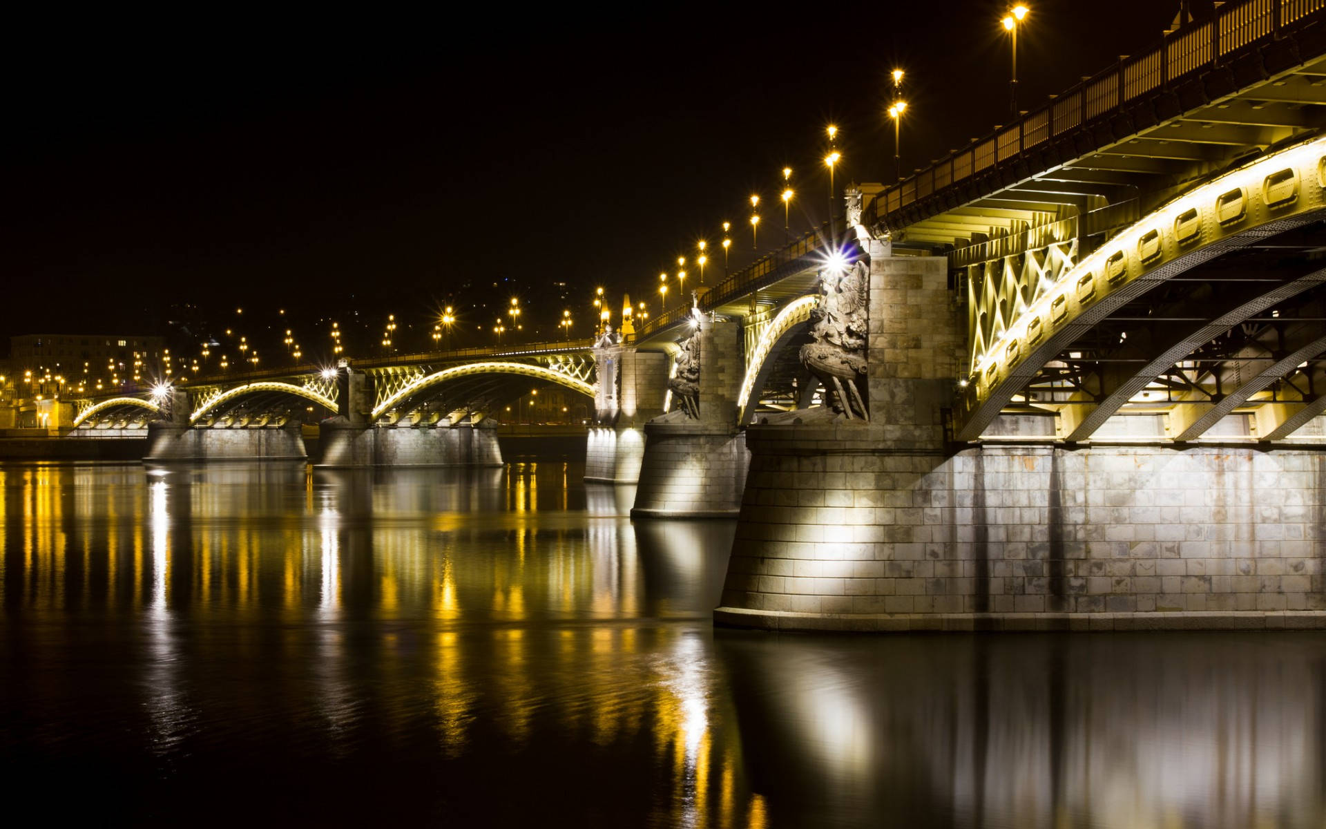 Ungheria Ponte Margherita Di Notte Sfondo