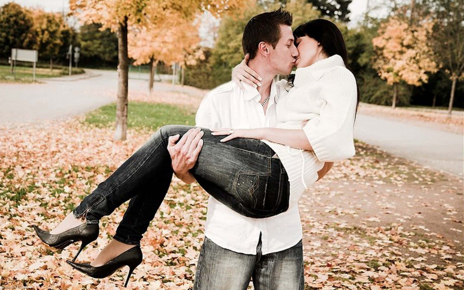 Ægtepar kysse billedet i en dejlig have