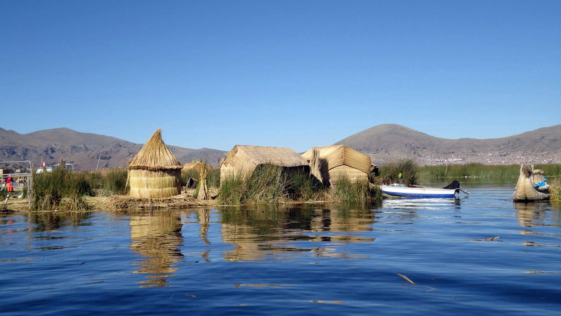 Huts In Lake Titicaca Wallpaper