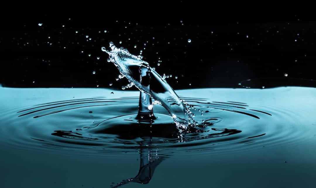 Stay hydrated with clean and refreshing water. Wallpaper