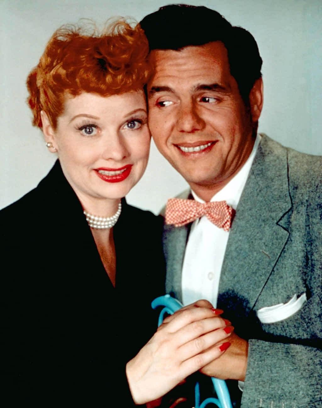 Step into the past and relive classic 1950s comedy with I Love Lucy Wallpaper