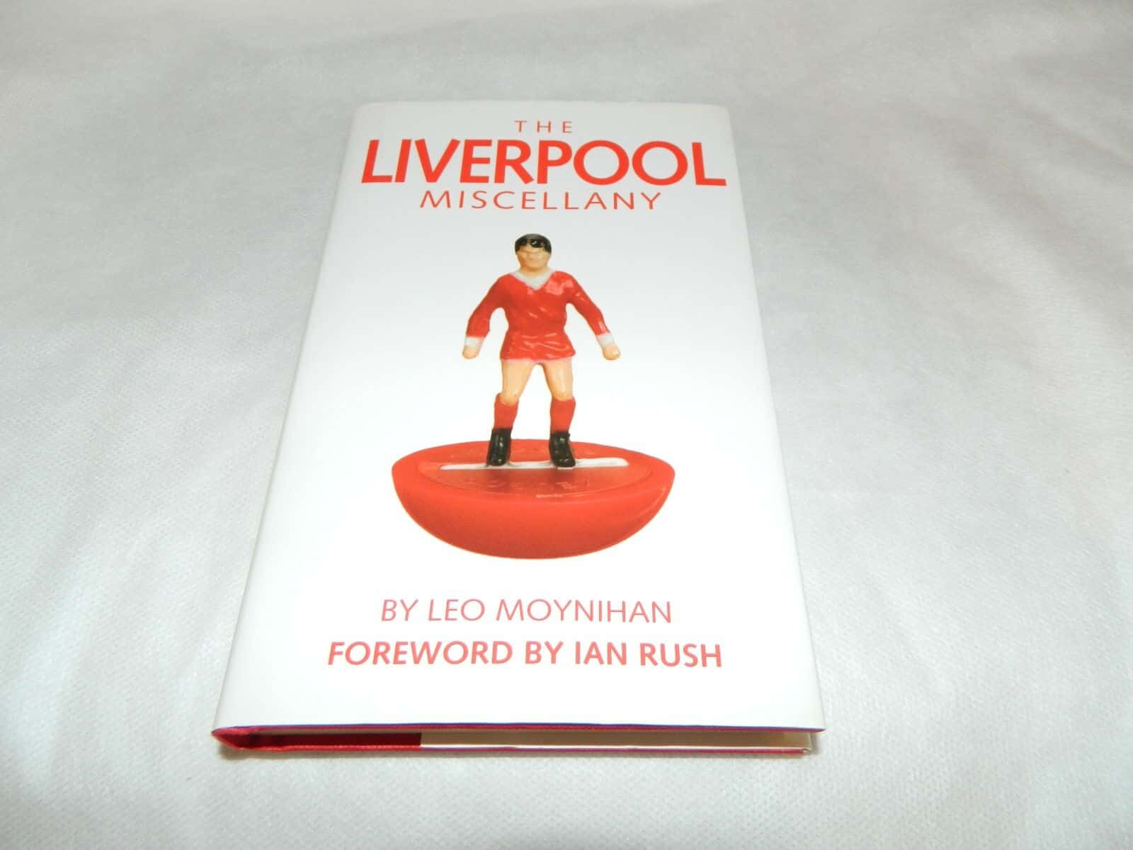 Ian Rush den Liverpool Miscellany Book Cover tapet Wallpaper