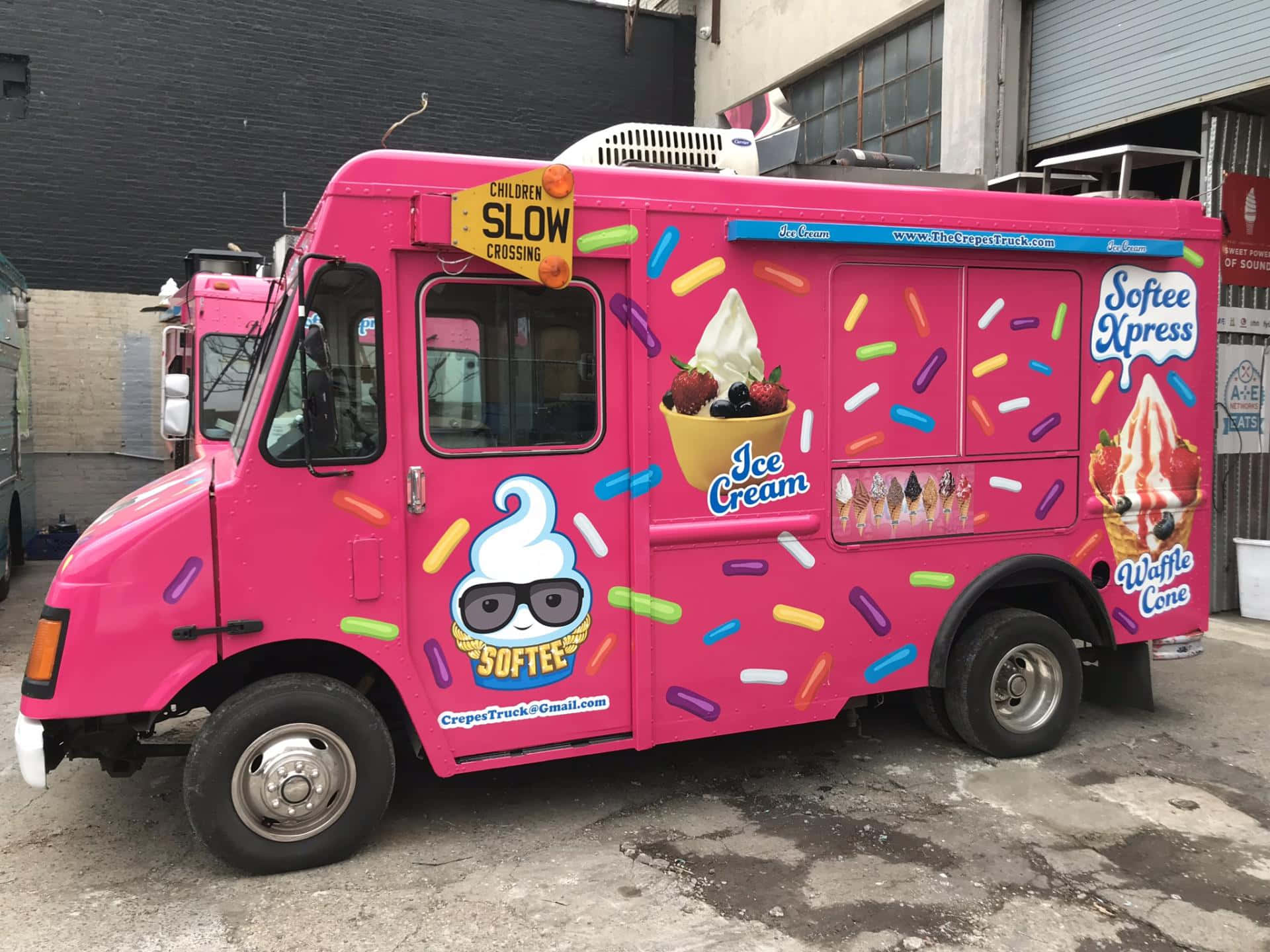 Enjoy Tasty Ice Cream Treats at Our Friendly Ice Cream Truck