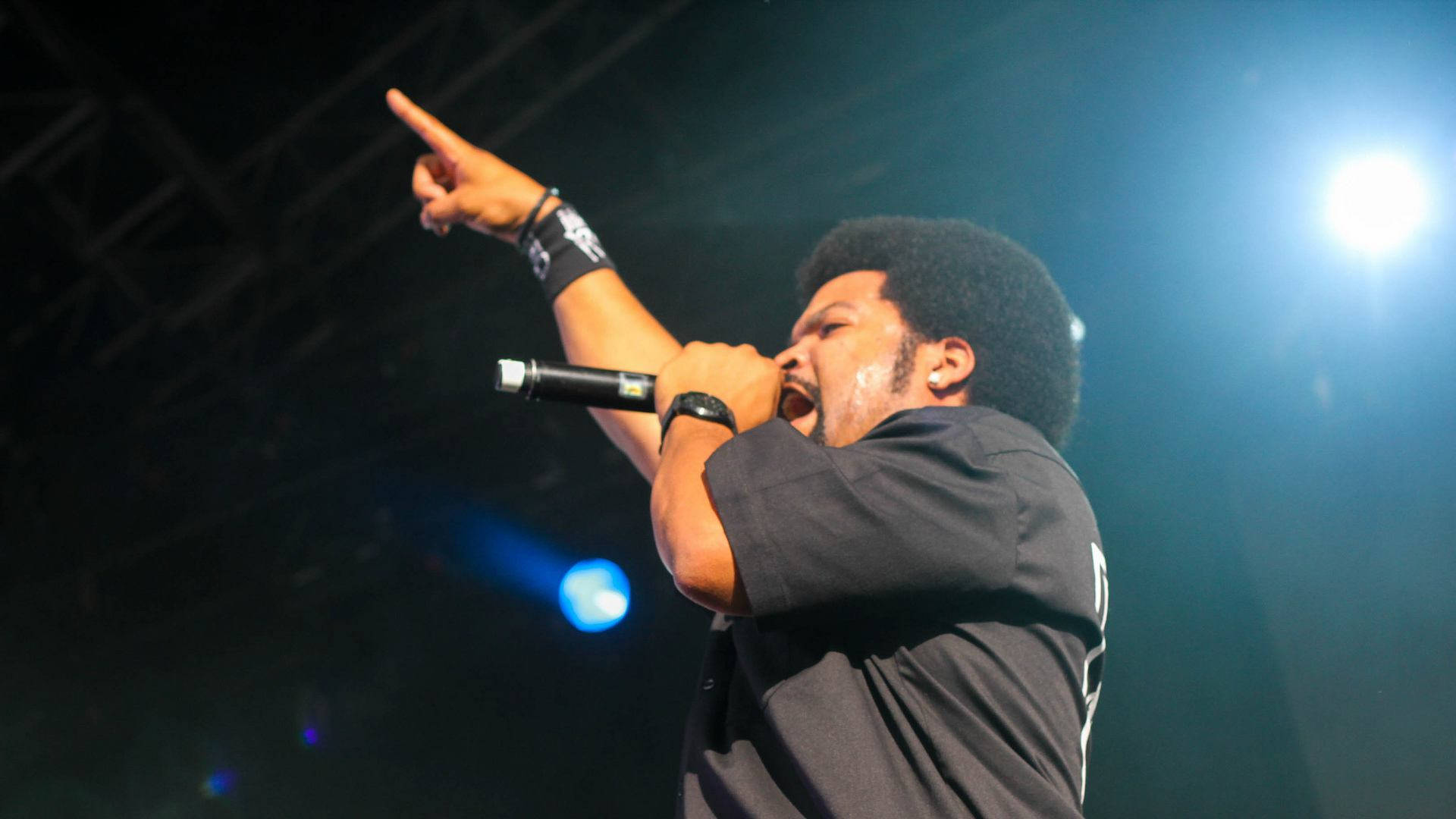 Ice Cube Performing Wallpaper